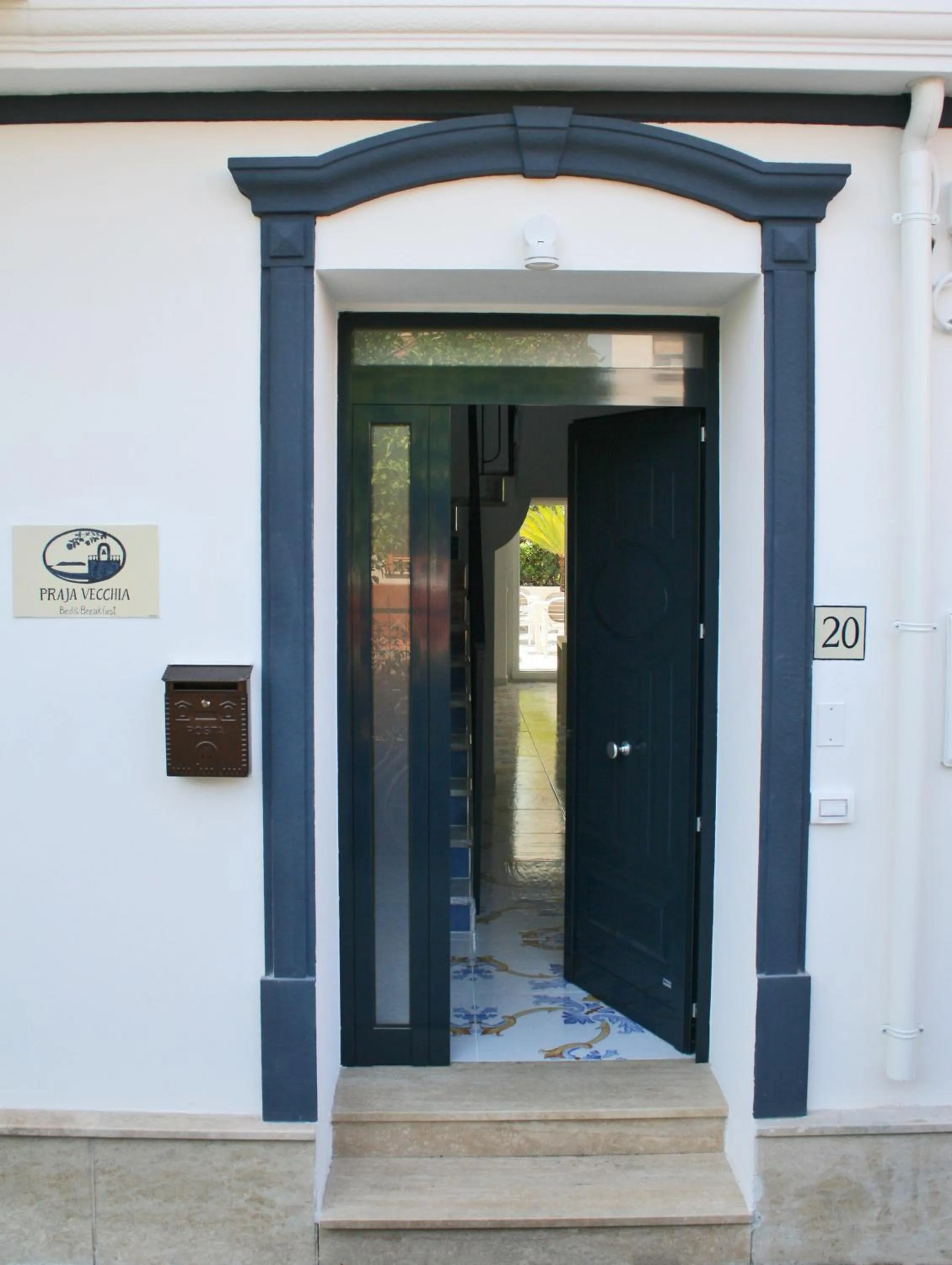 Property building in Praja vecchia