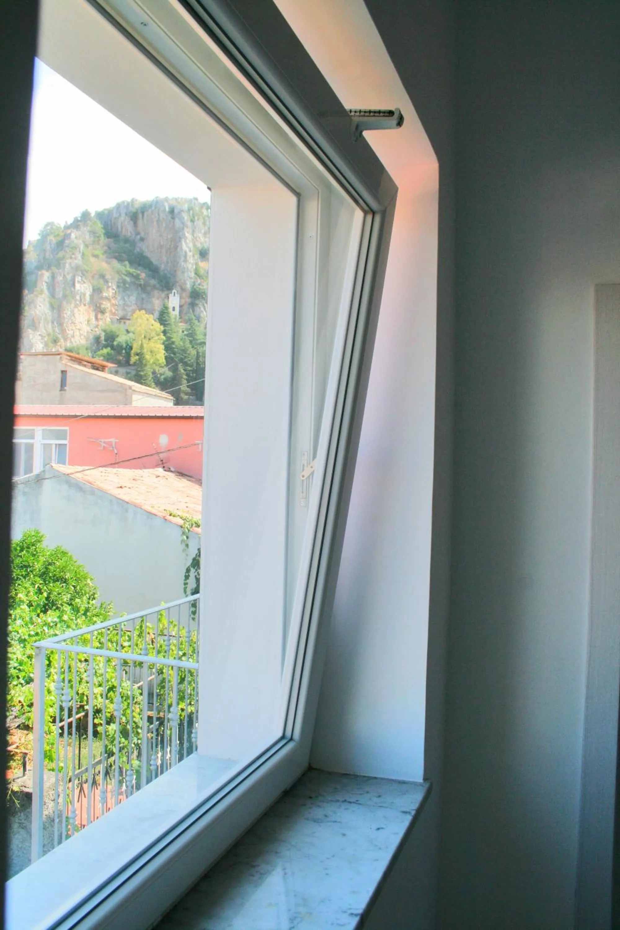 Property building in Praja vecchia