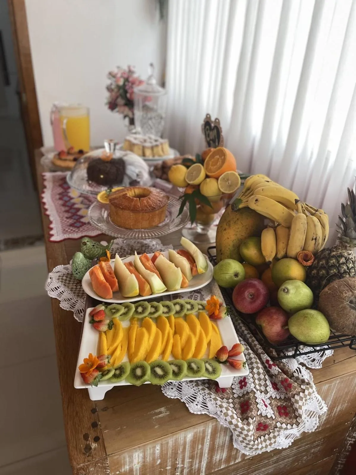 Buffet breakfast in Pousada Rota do Sol