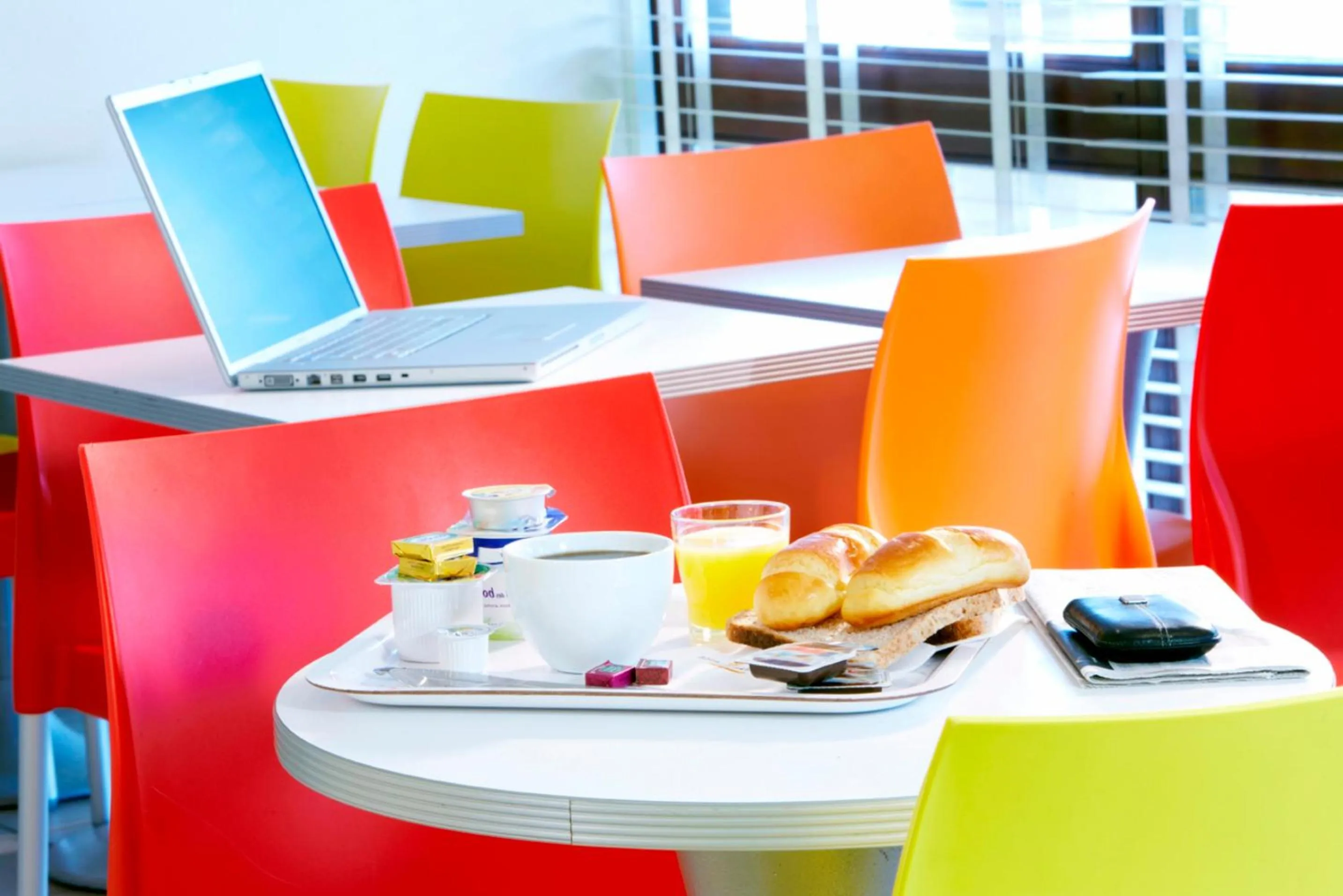 Restaurant/places to eat in Premiere Classe Metz Nord - Semecourt