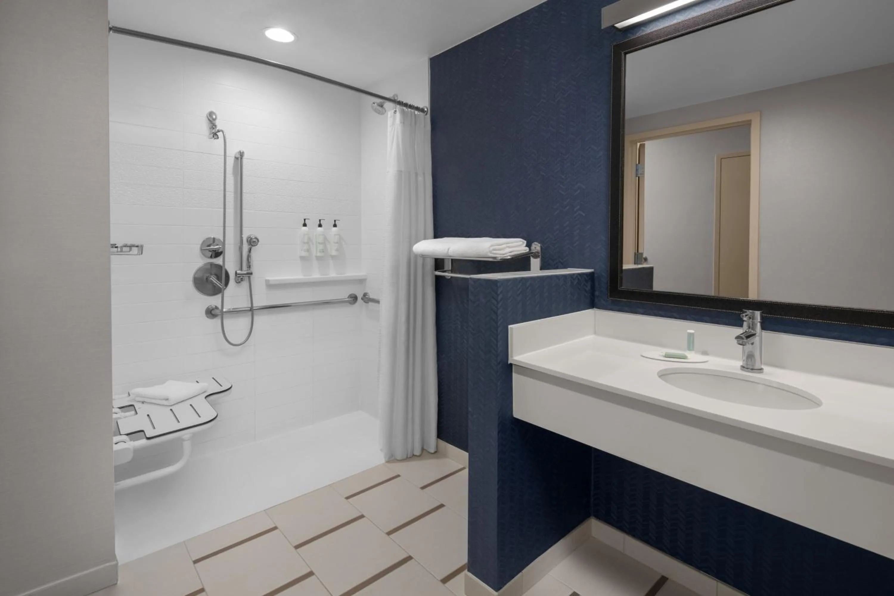 Bathroom in Fairfield Inn & Suites by Marriott Tustin Orange County