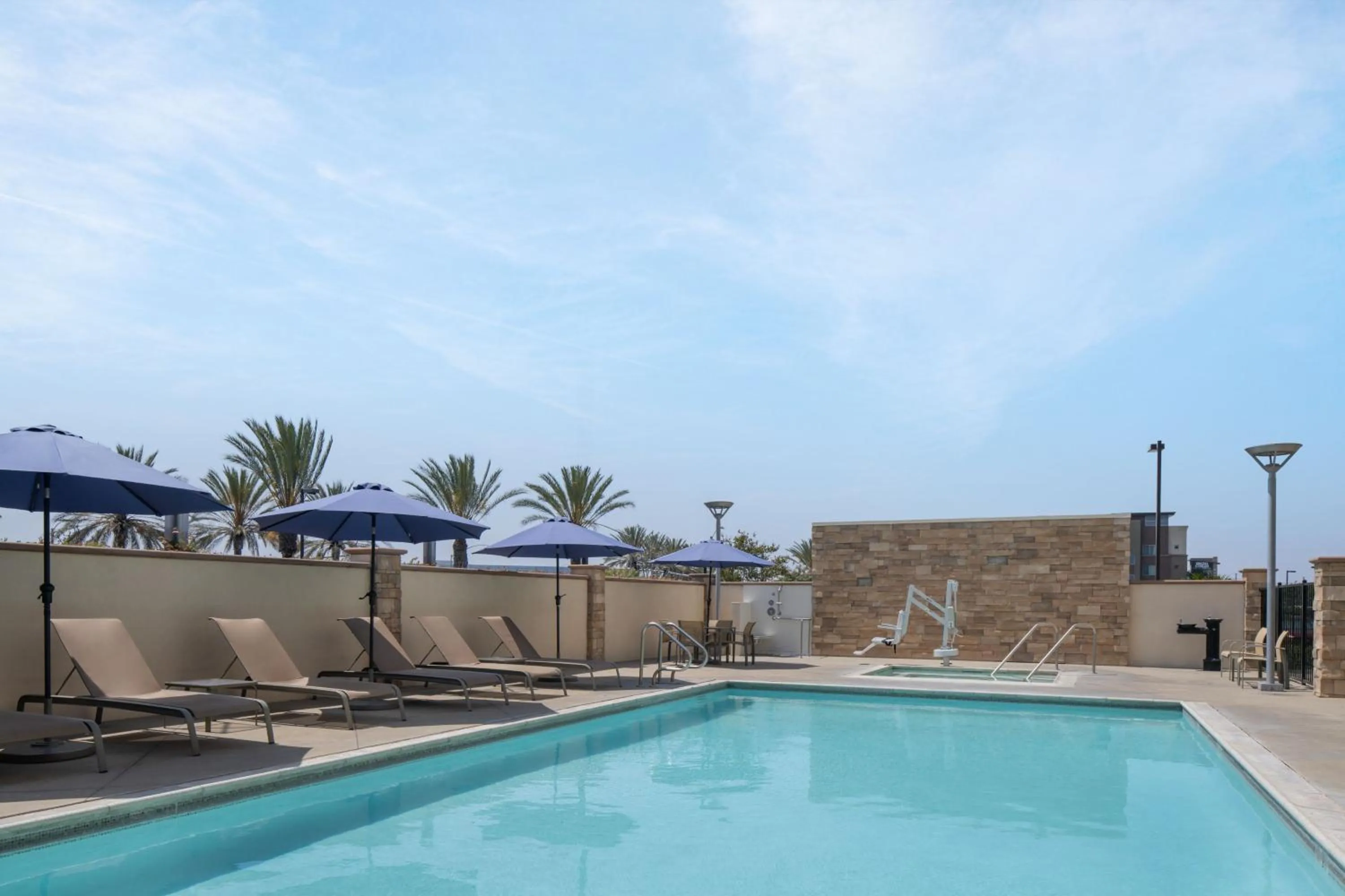 Swimming pool in Fairfield Inn & Suites by Marriott Tustin Orange County