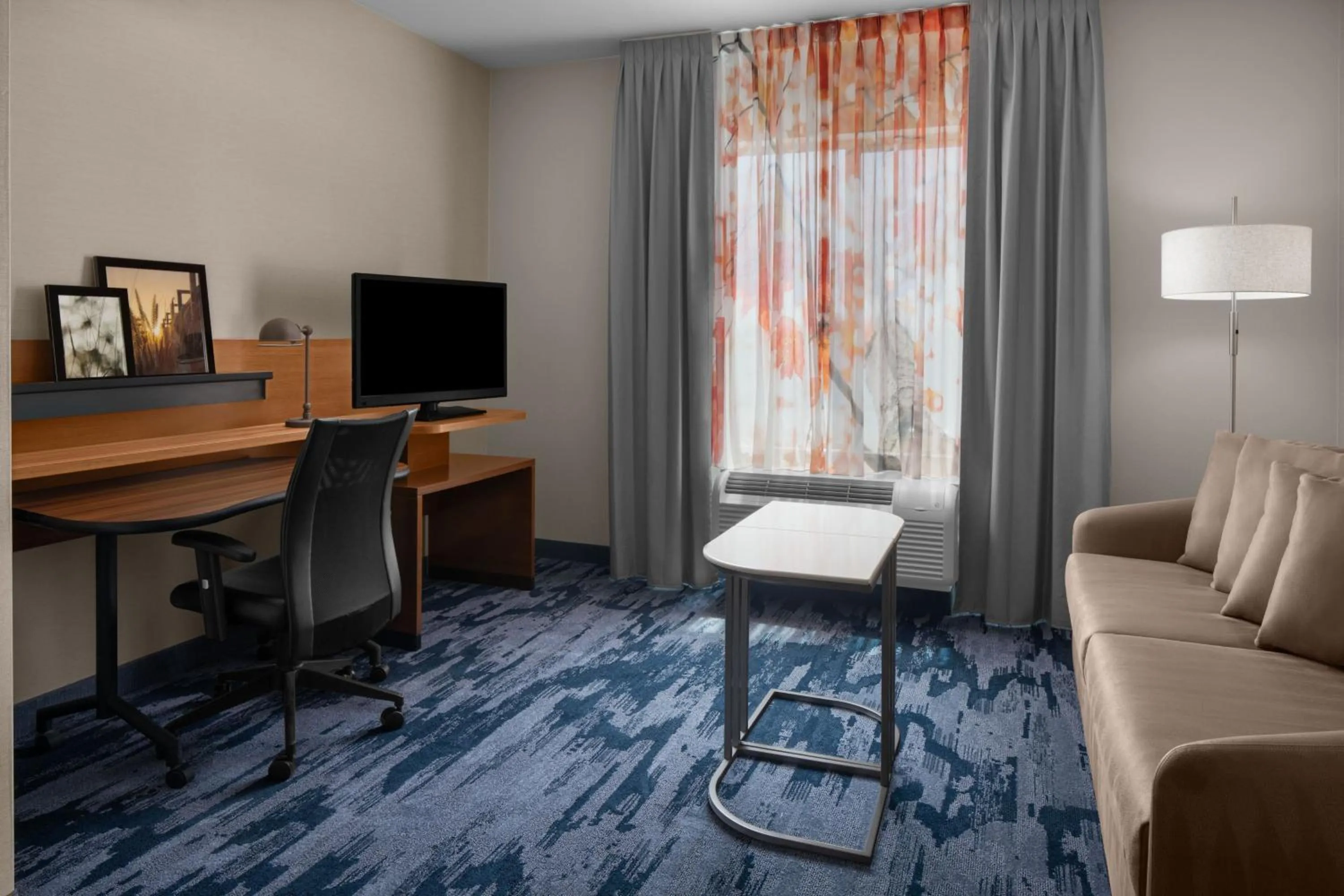 Living room in Fairfield Inn & Suites by Marriott Tustin Orange County