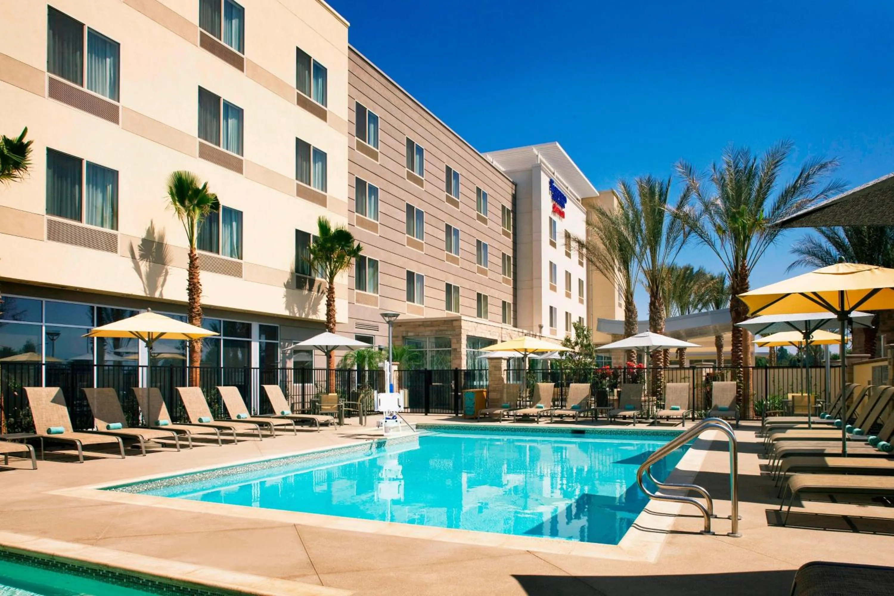 Swimming pool in Fairfield Inn & Suites by Marriott Tustin Orange County