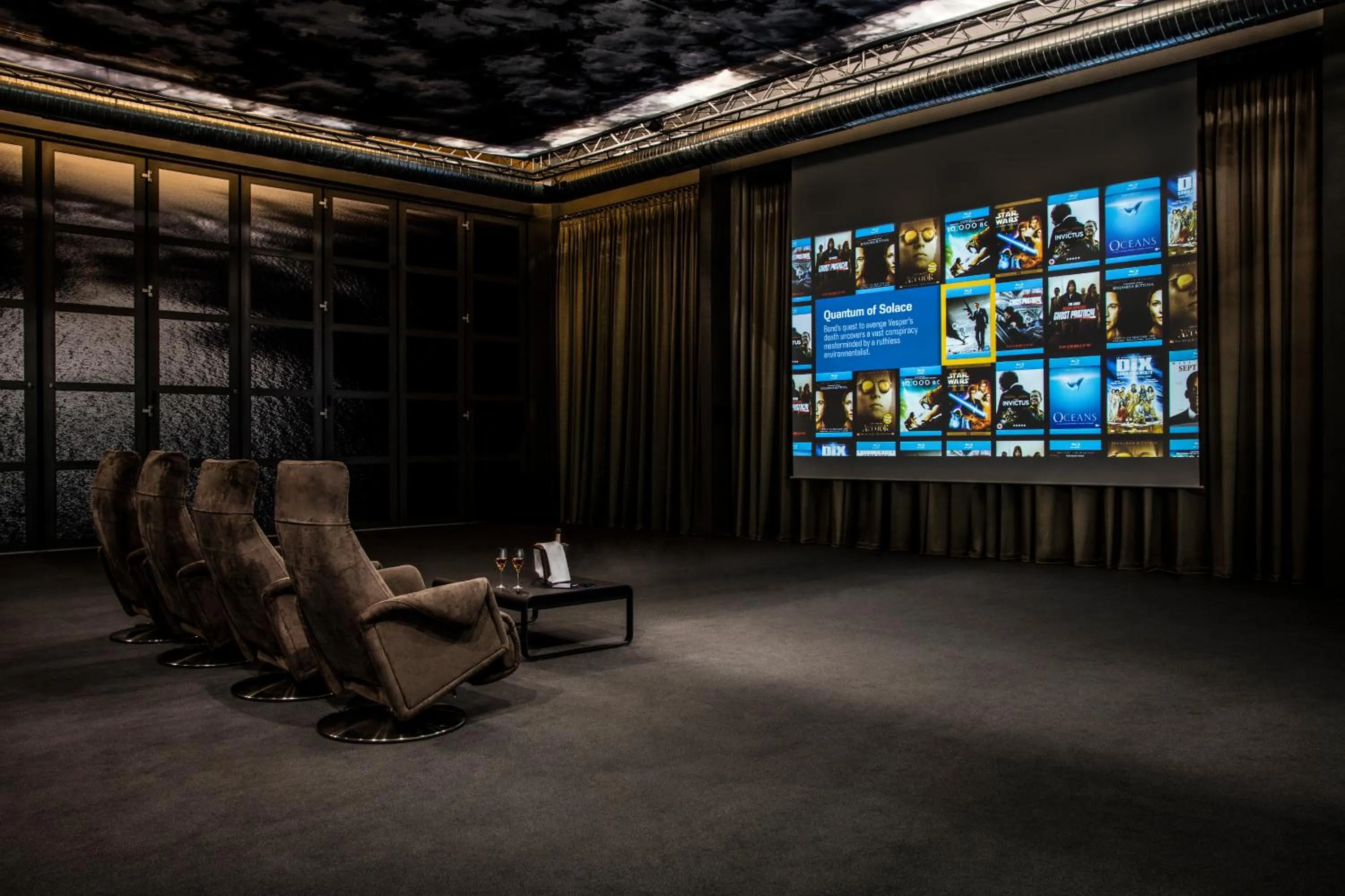 Communal lounge/ TV room in Jiva Hill Resort - Genève