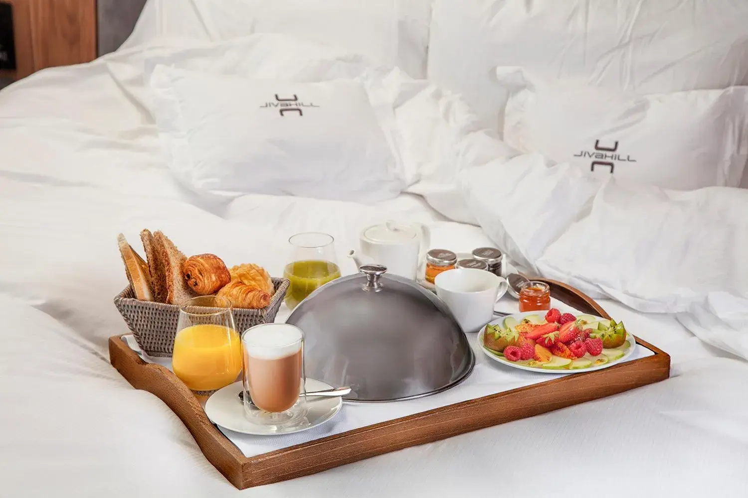 Breakfast, Bed in Jiva Hill Resort - Genève Breakfast, Bed in Jiva Hill Resort - Genève