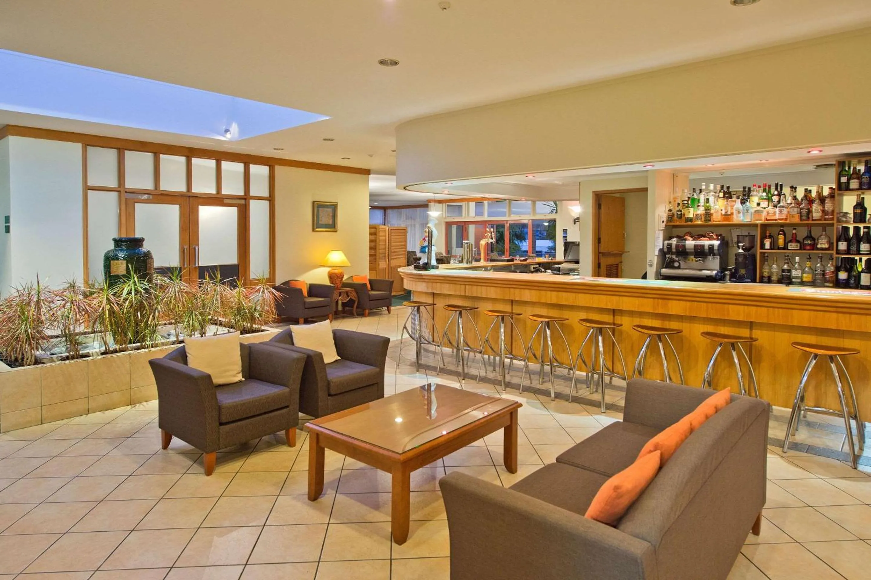 Lounge or bar in Comfort Hotel Flames Whangarei