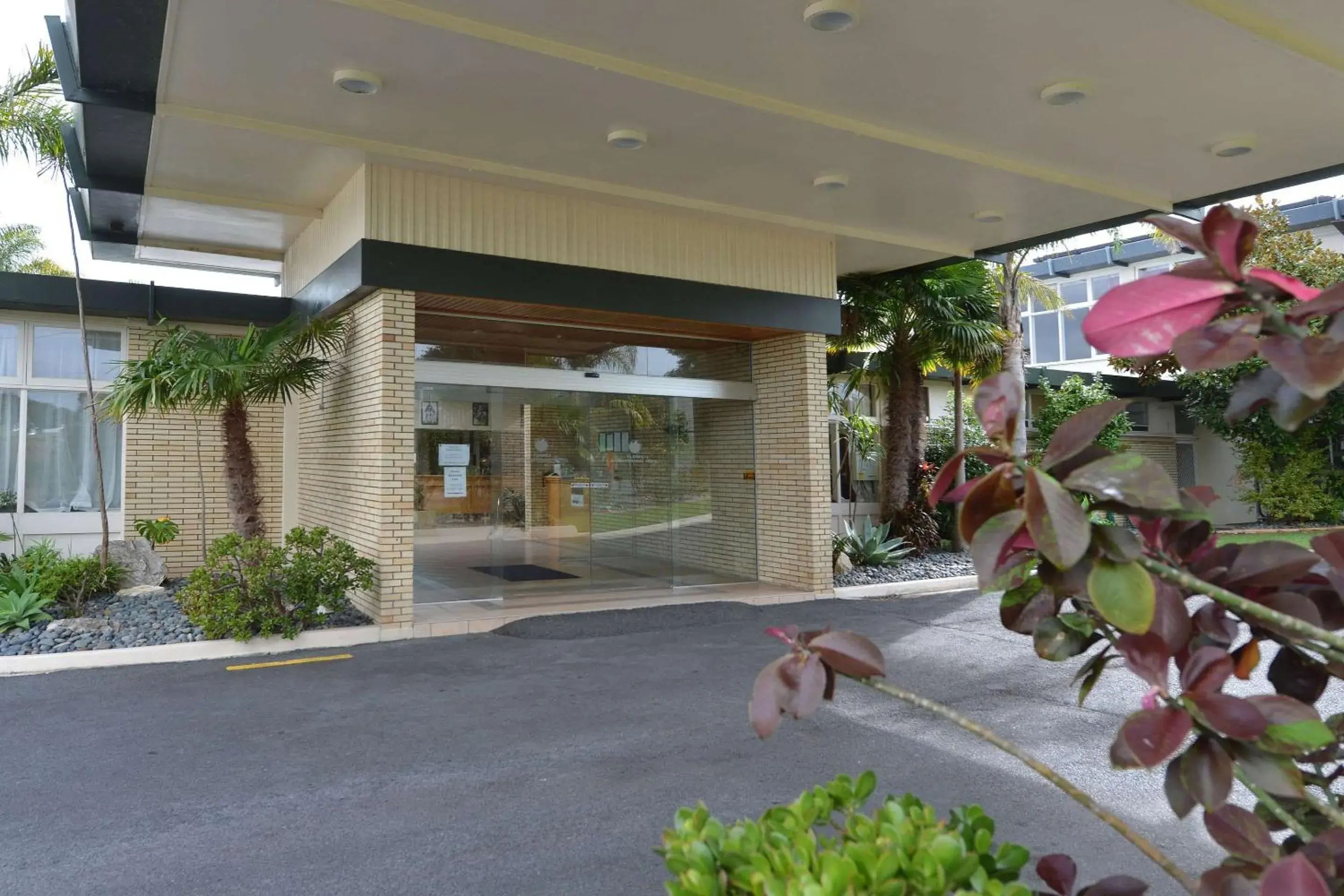 Property building in Comfort Hotel Flames Whangarei Property building in Comfort Hotel Flames Whangarei