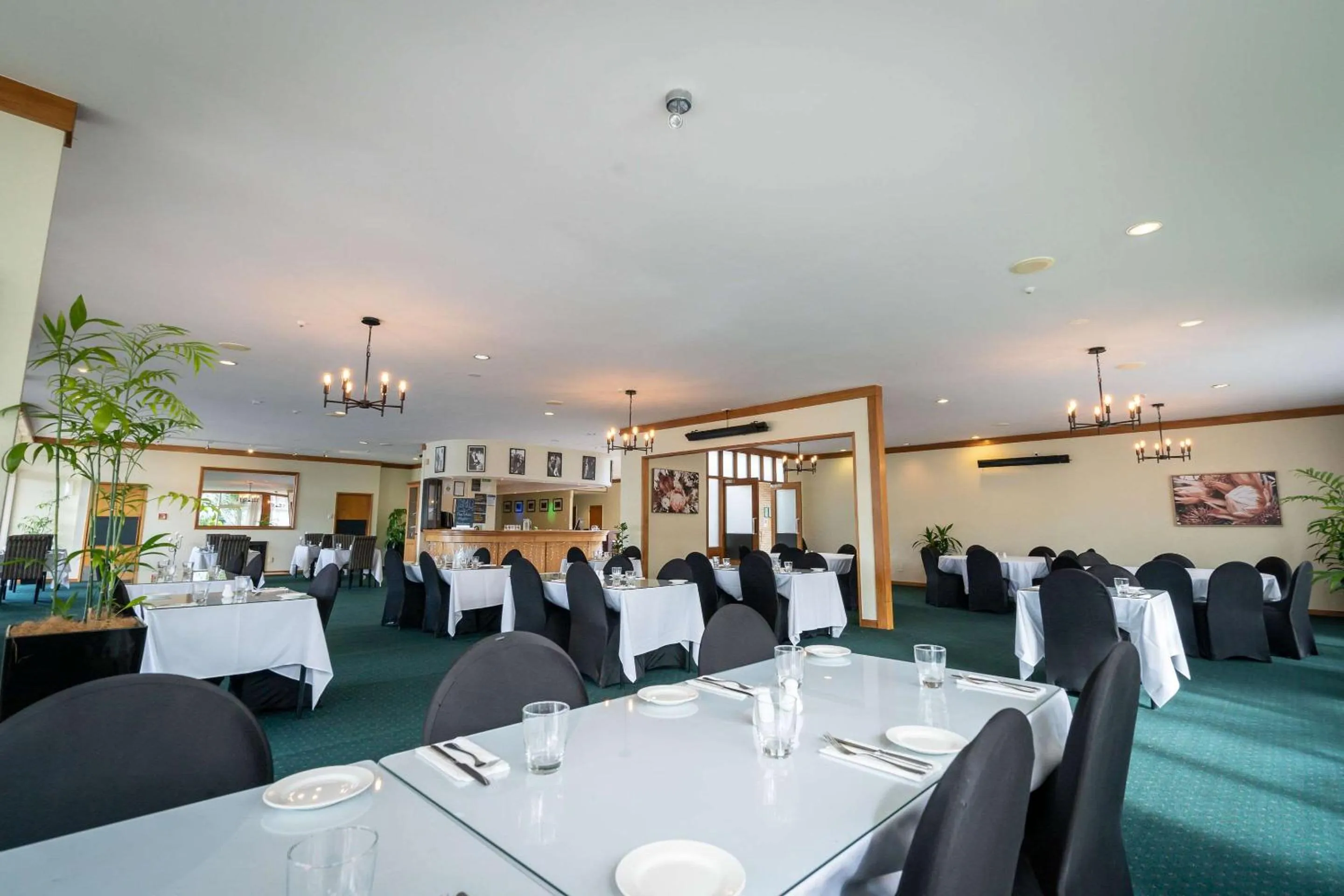 Restaurant/places to eat in Comfort Hotel Flames Whangarei