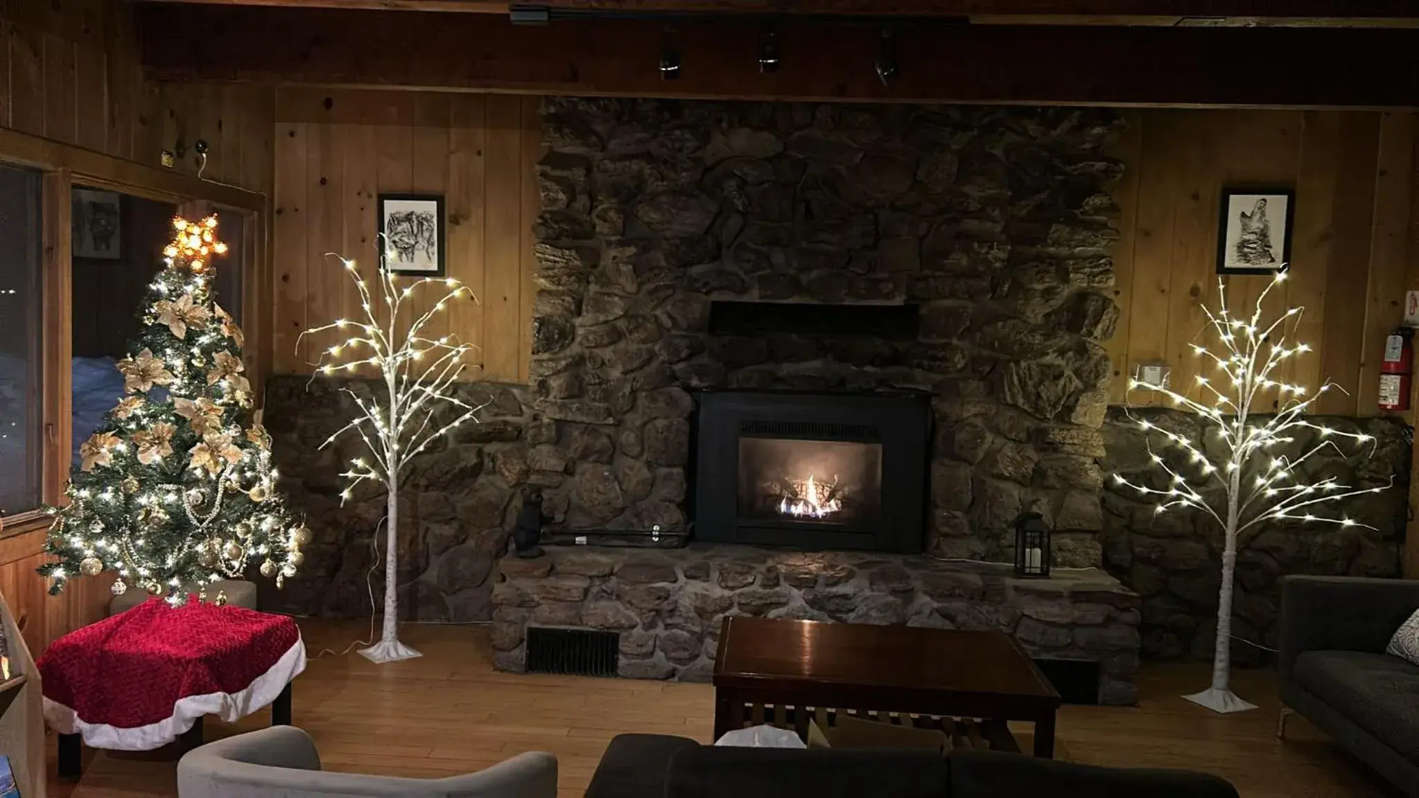 The Mammoth Inn The Mammoth Inn