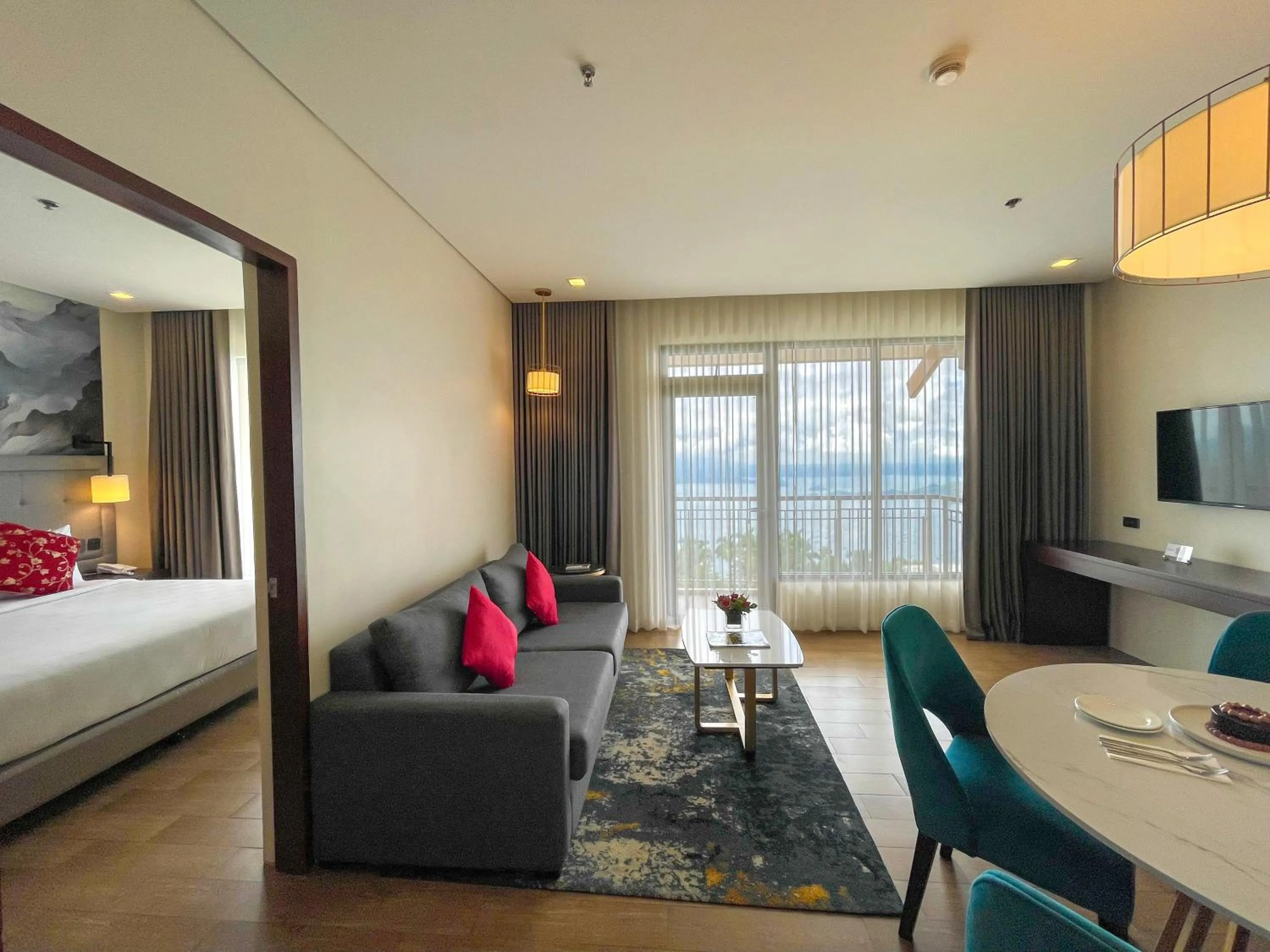 Natural landscape, Bed in Summit Ridge Tagaytay - Newly Renovated