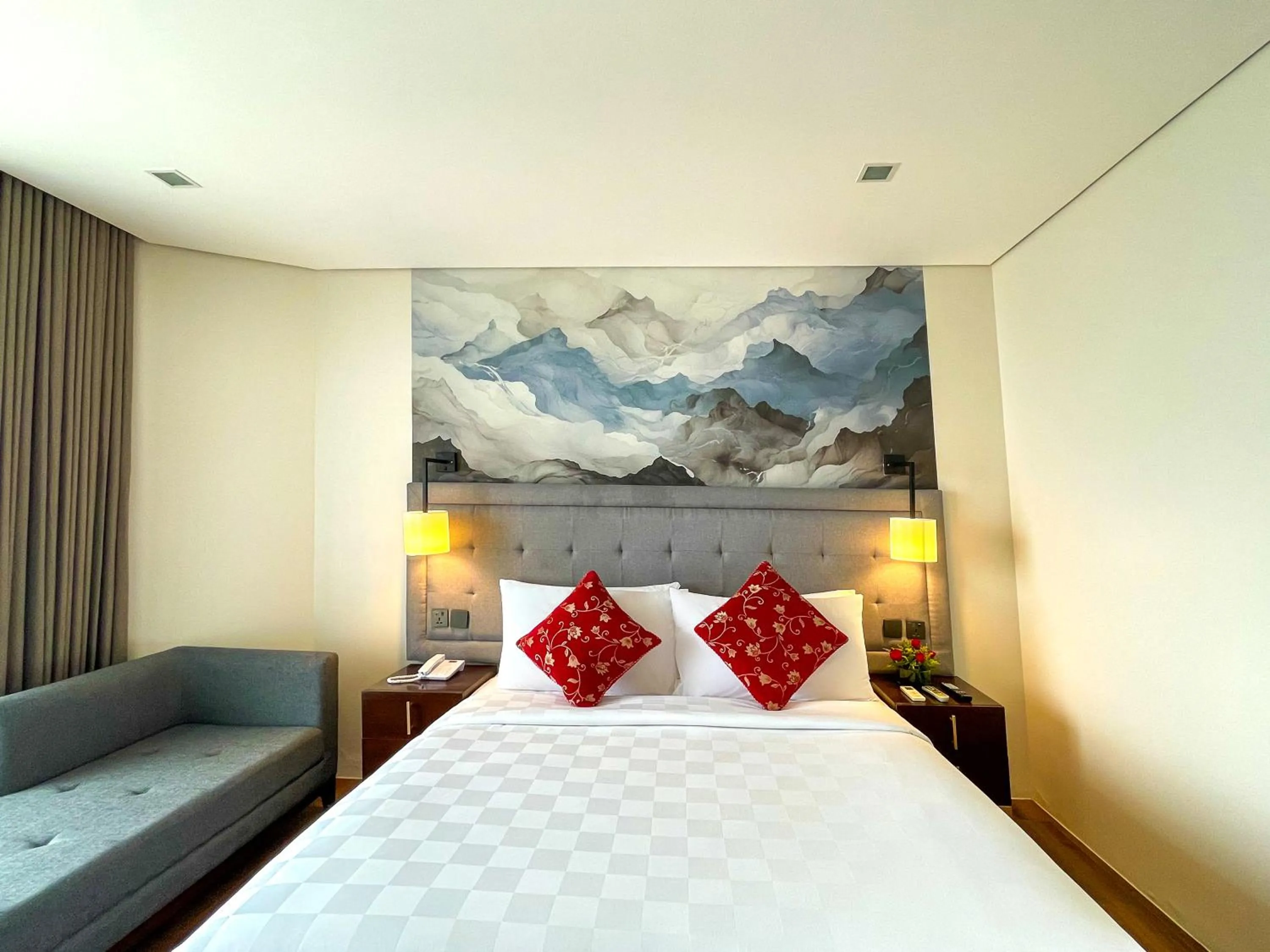 Bed in Summit Ridge Tagaytay - Newly Renovated