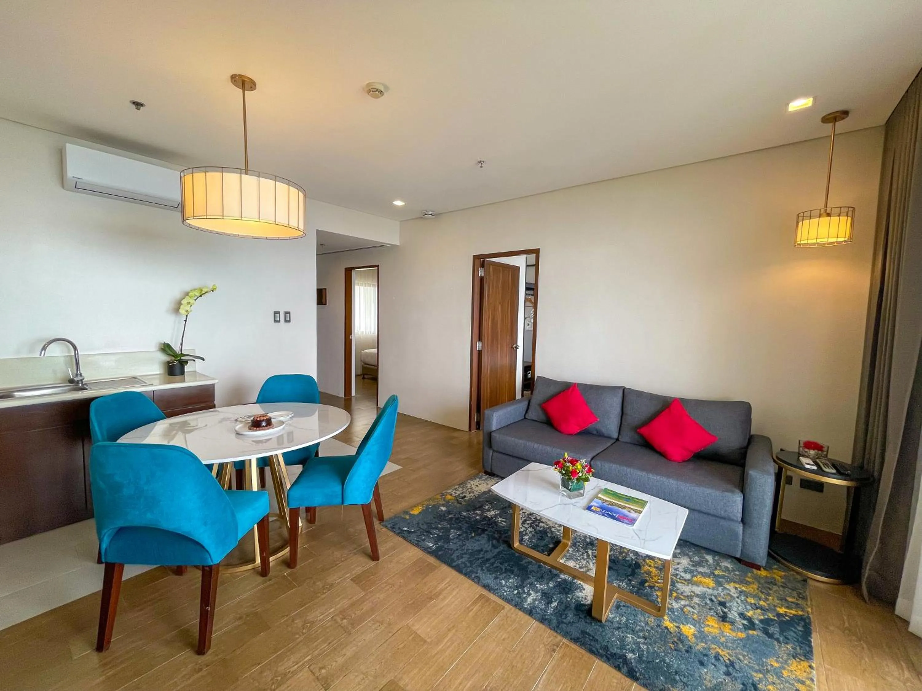 Kitchen or kitchenette in Summit Ridge Tagaytay - Newly Renovated