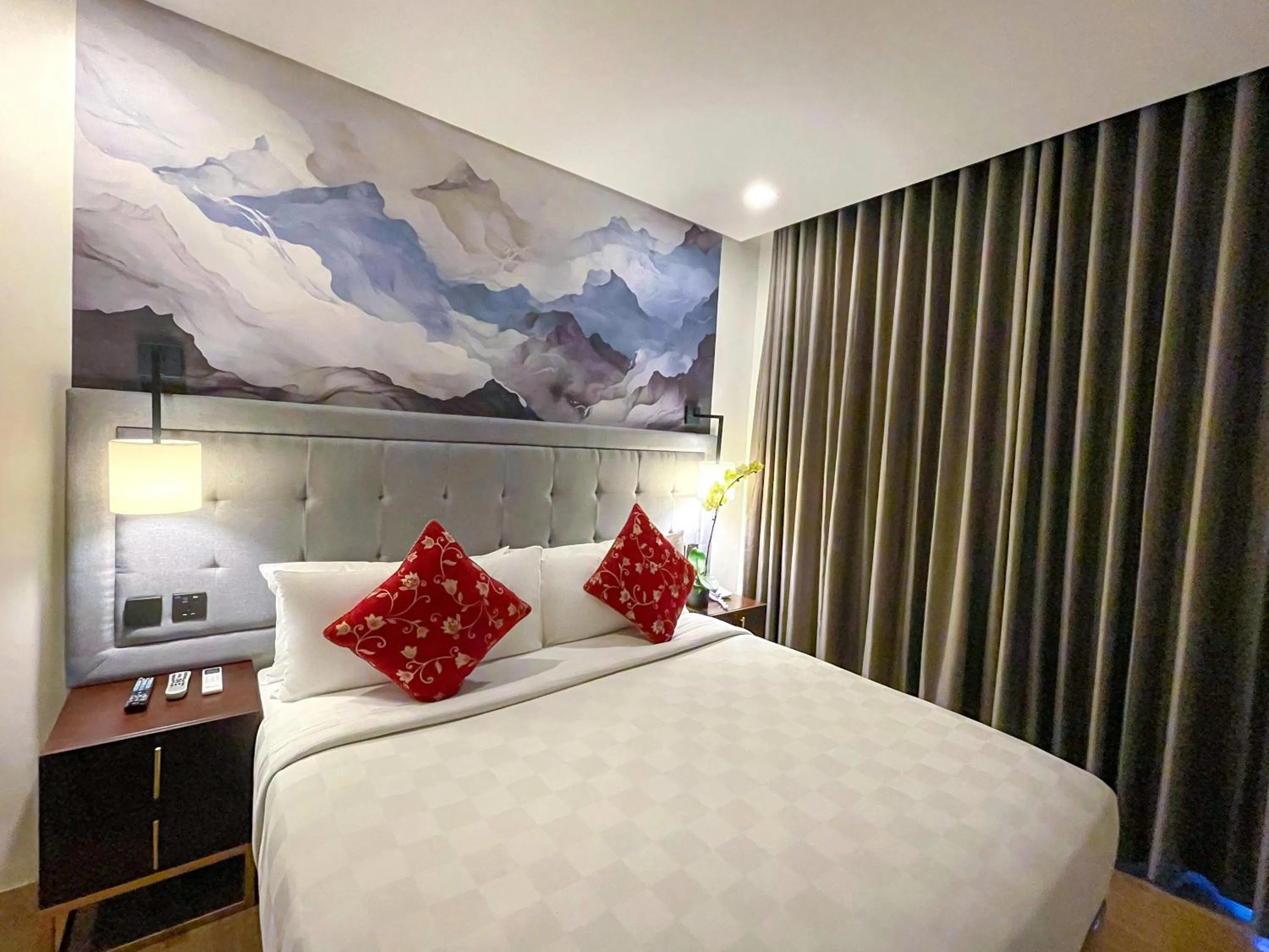 Bed in Summit Ridge Tagaytay - Newly Renovated