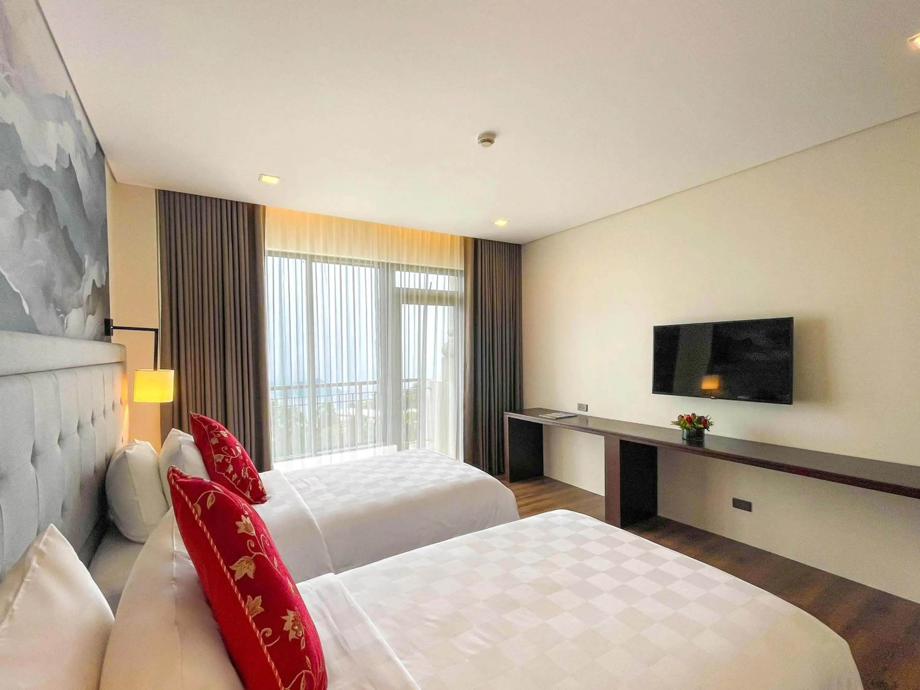 Bed in Summit Ridge Tagaytay - Newly Renovated