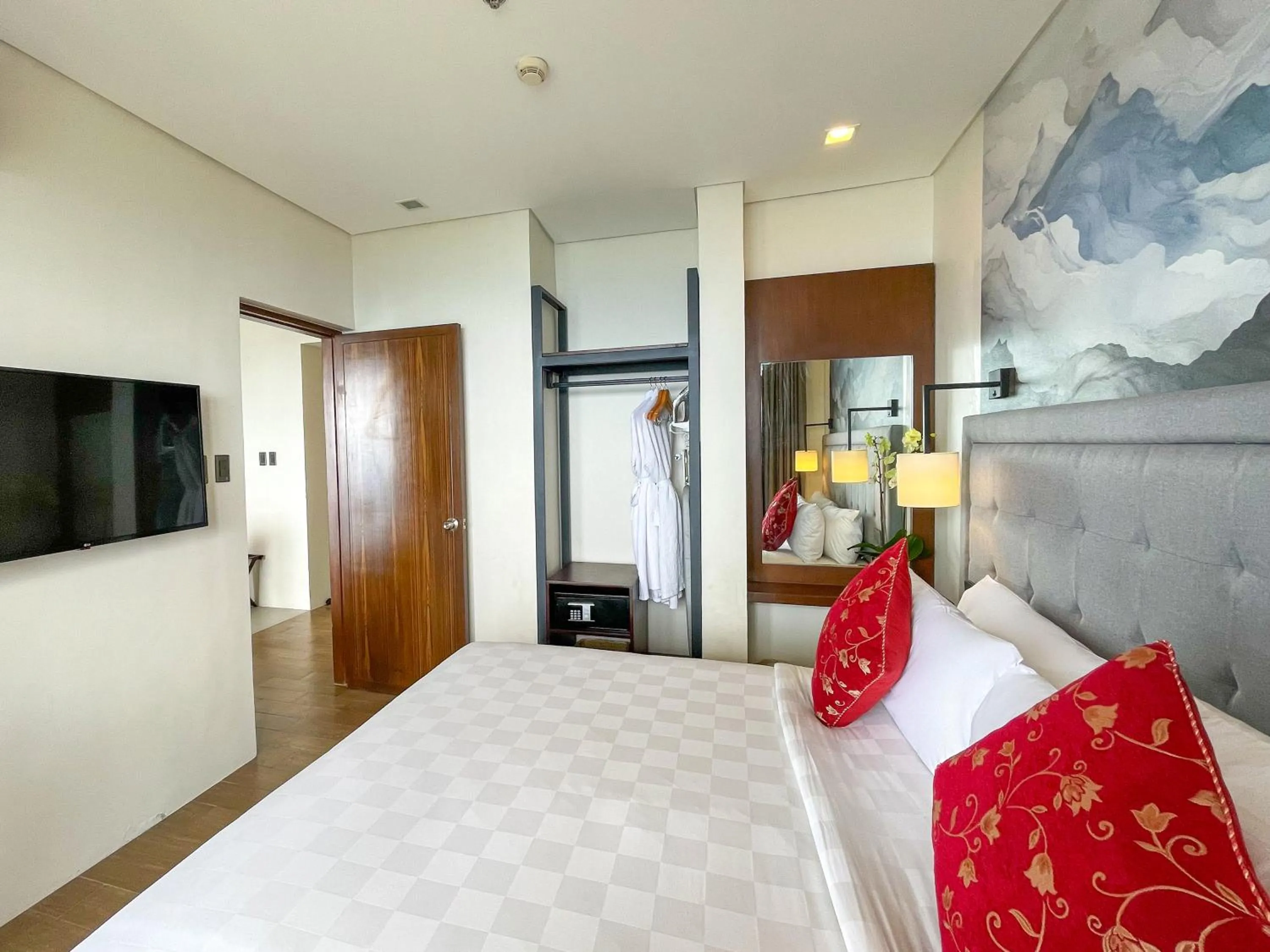 Bed in Summit Ridge Tagaytay - Newly Renovated