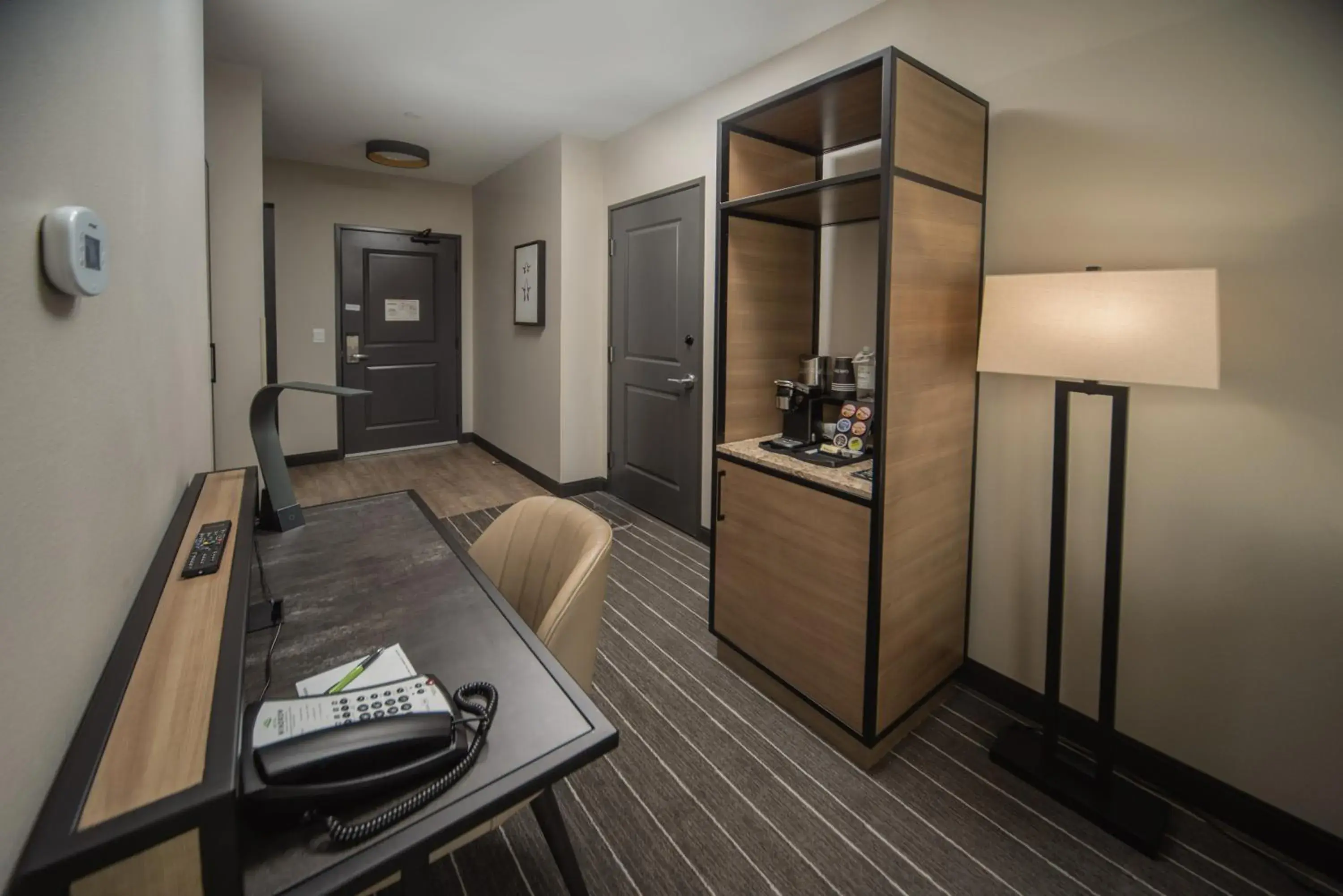 King Suite in Hotel Windrow Downtown Ellensburg King Suite in Hotel Windrow Downtown Ellensburg