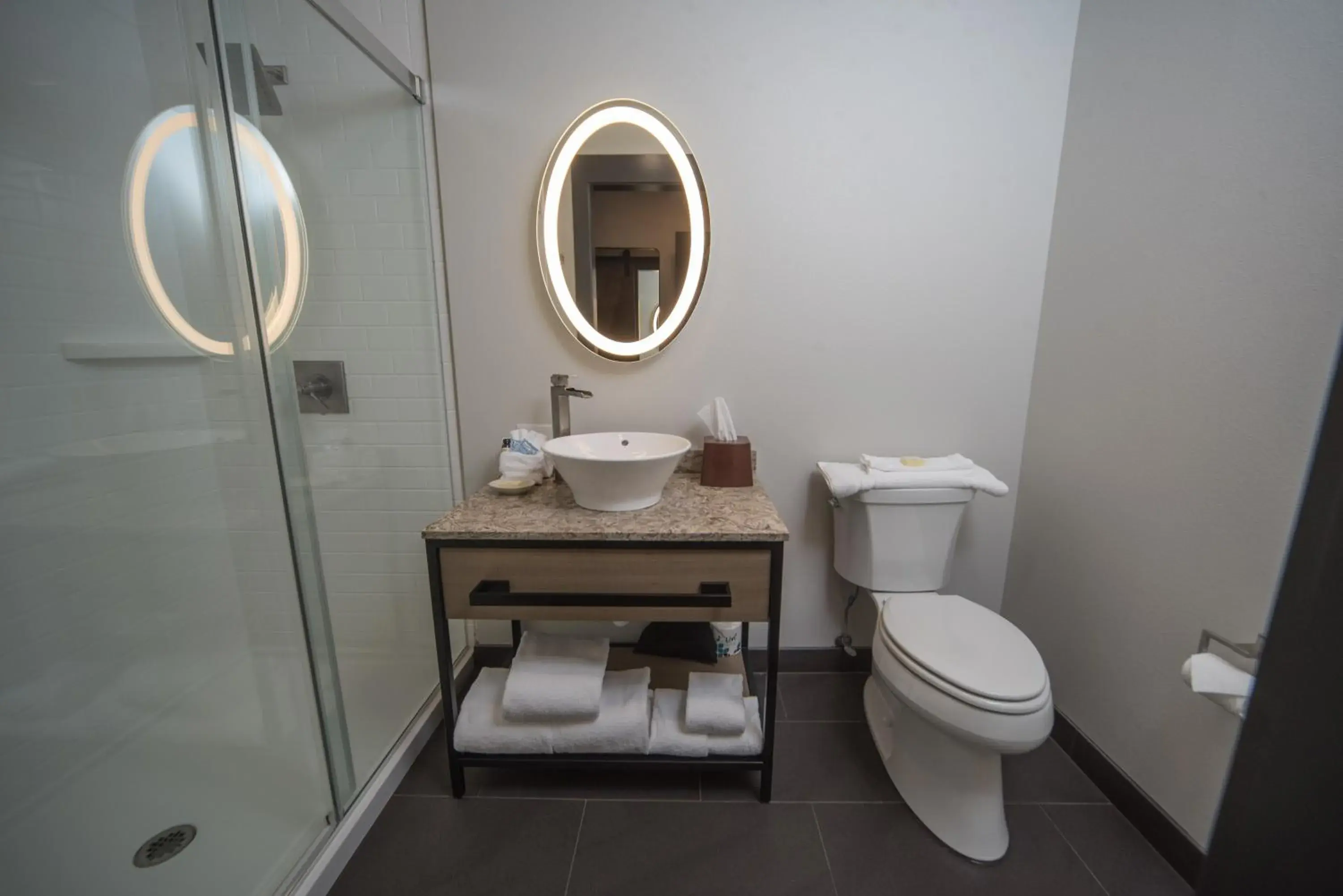 Deluxe Queen Room with Two Queen Beds in Hotel Windrow Downtown Ellensburg Deluxe Queen Room with Two Queen Beds in Hotel Windrow Downtown Ellensburg