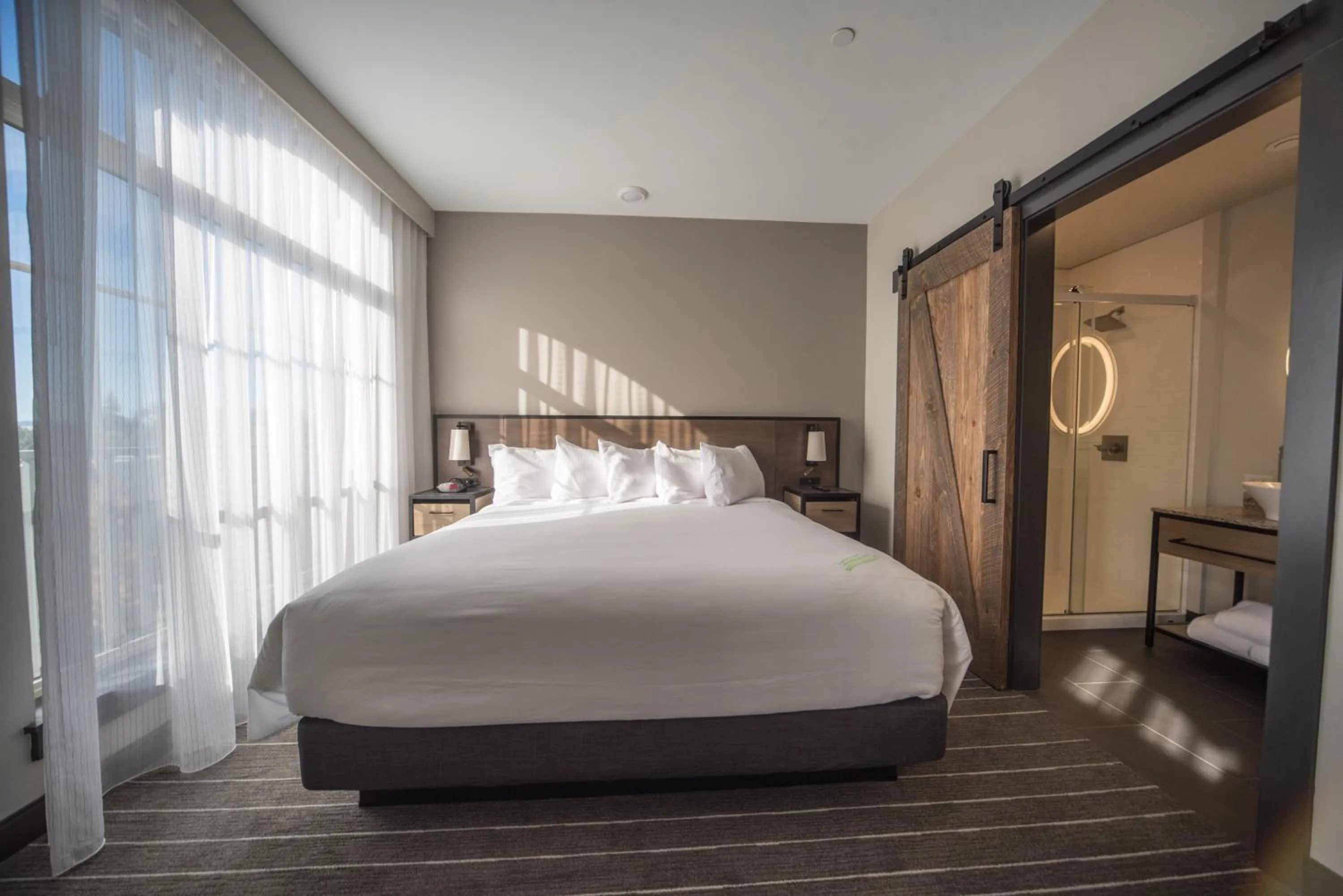 Bed in Hotel Windrow Downtown Ellensburg