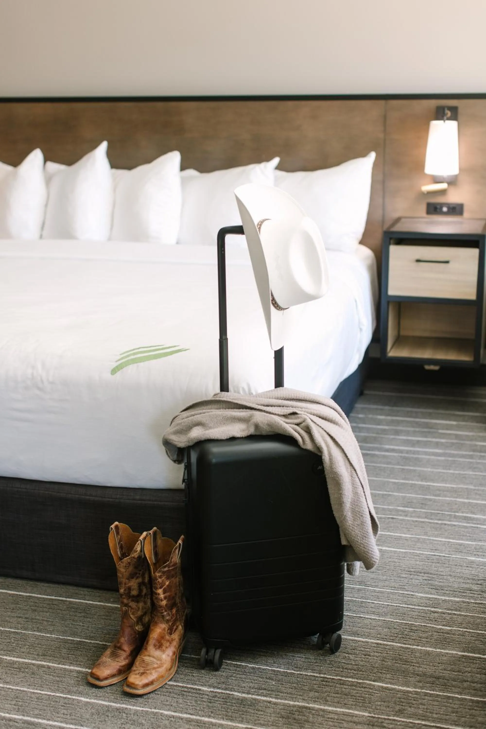 Bed in Hotel Windrow Downtown Ellensburg