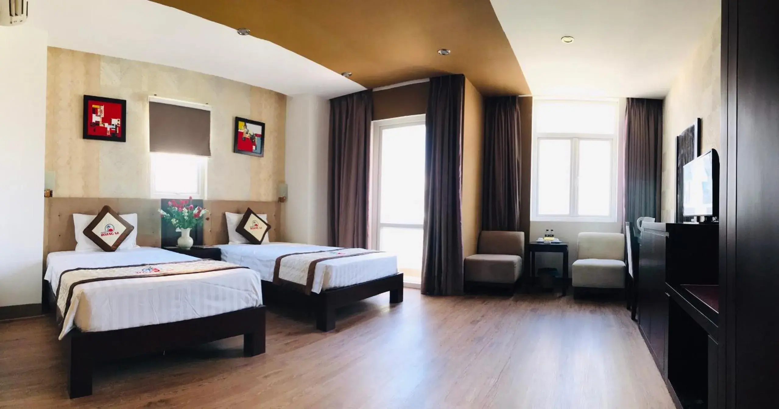 Photo of the whole room, Bed in Hoang Sa Hotel Photo of the whole room, Bed in Hoang Sa Hotel