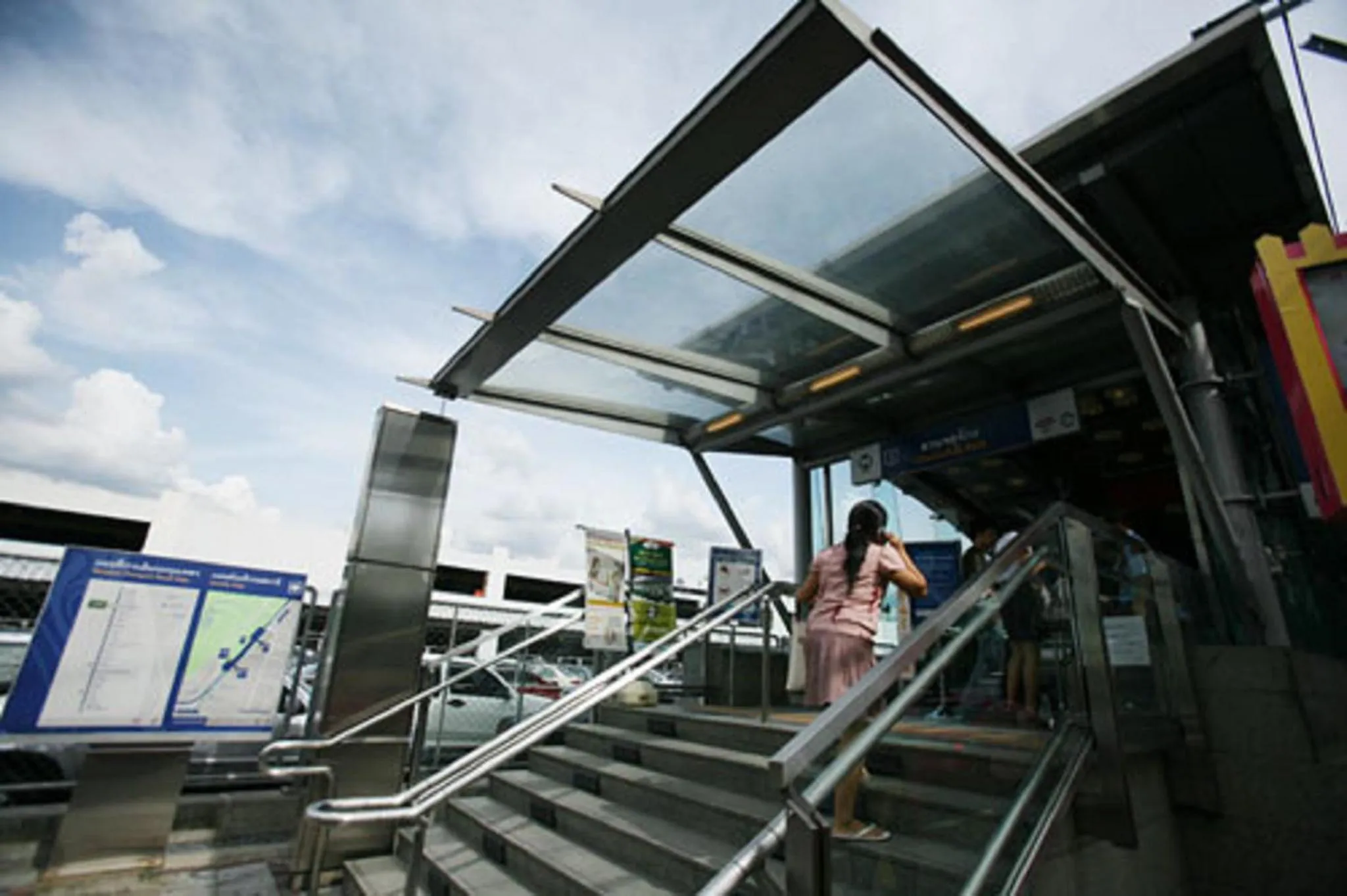 Facade/entrance in IMPACT Muang Thong Thani Service Condominium