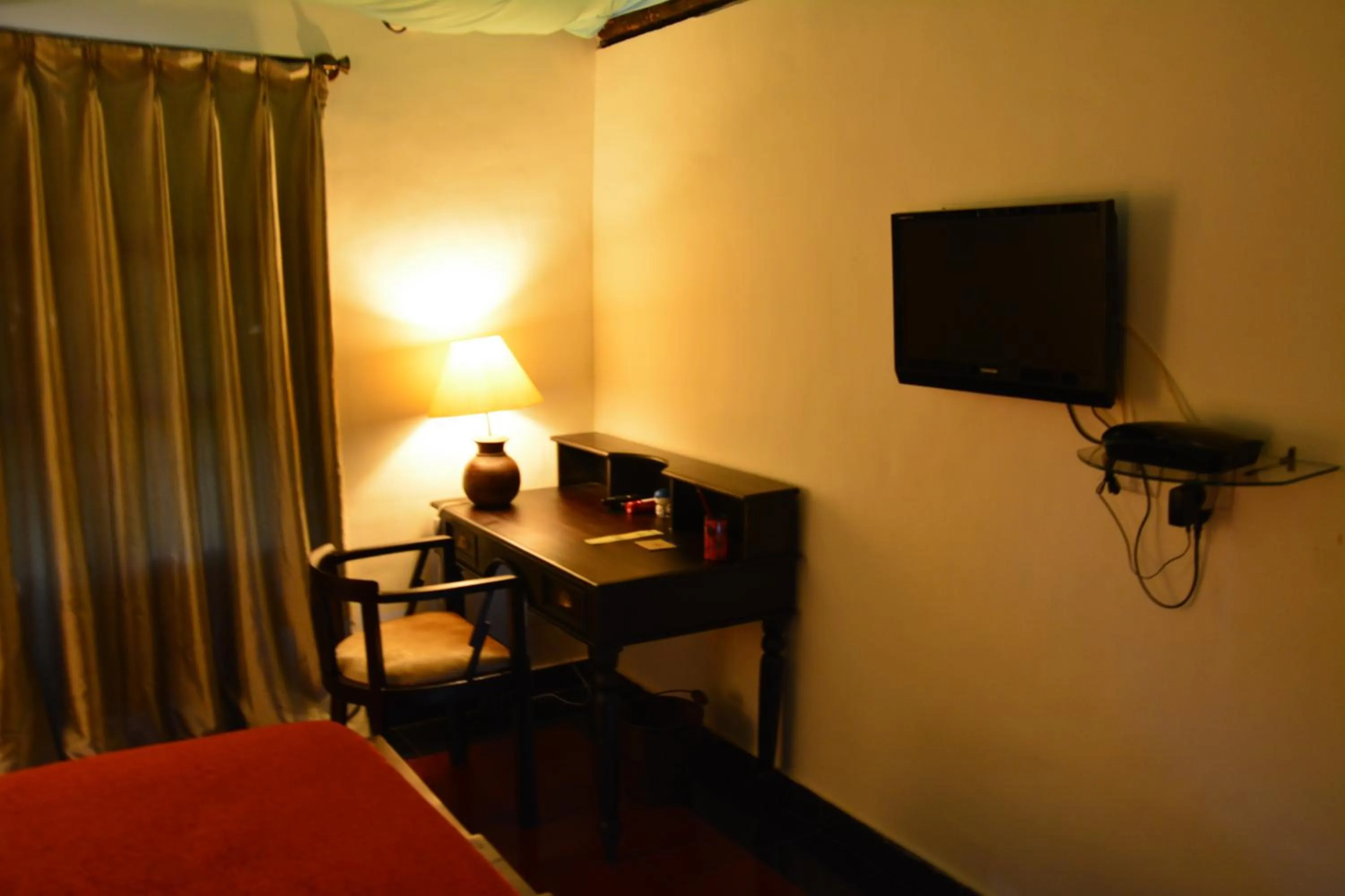 Living room, Bed in Red Earth Kabini