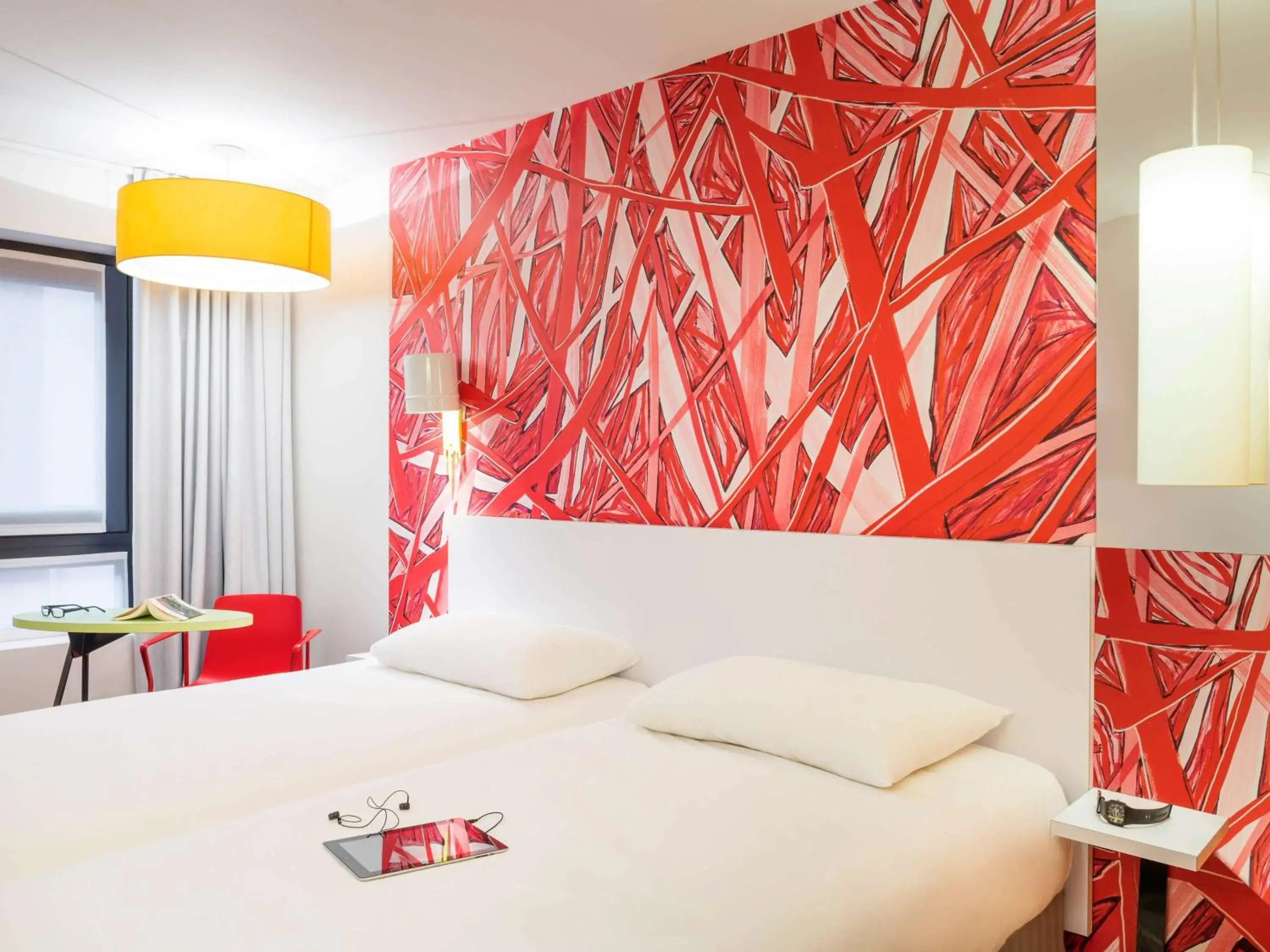 Photo of the whole room, Bed in ibis Styles Paris La Défense Courbevoie Photo of the whole room, Bed in ibis Styles Paris La Défense Courbevoie