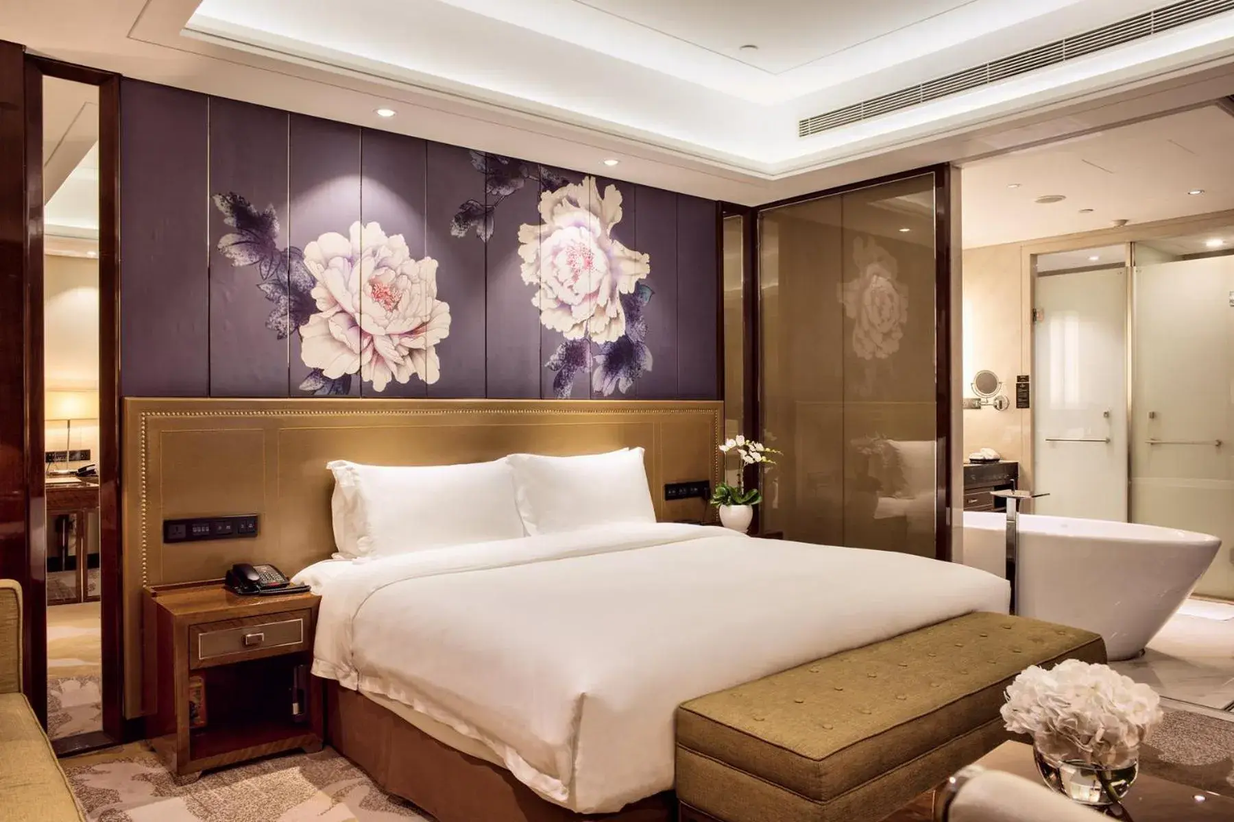 Decorative detail, Bed in Minyoun Chengdu Dongda Hotel