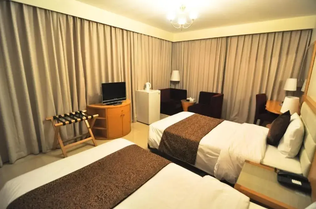 TV and multimedia, Bed in Phoenicia Grand Hotel TV and multimedia, Bed in Phoenicia Grand Hotel