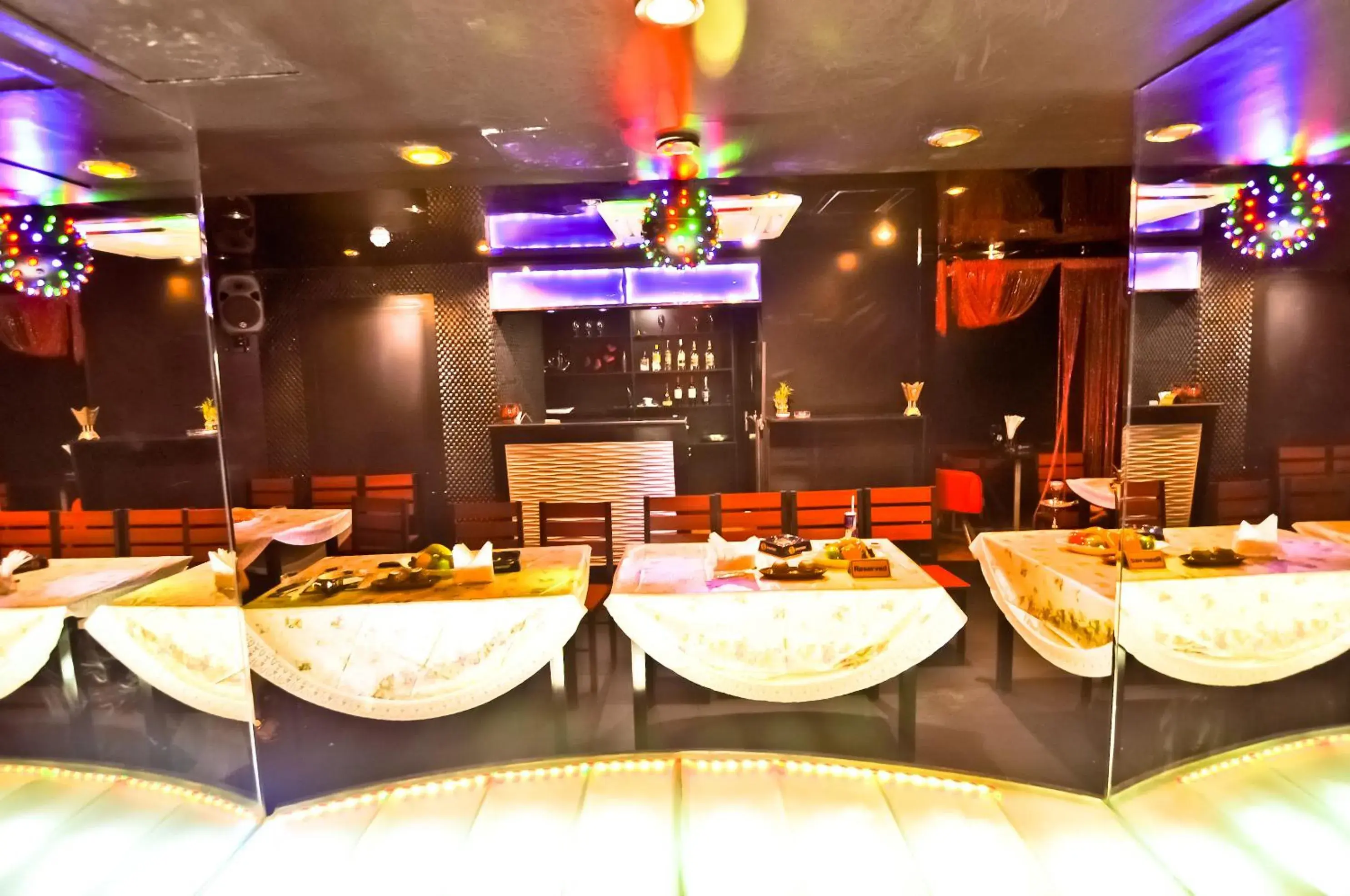 Restaurant/places to eat in Phoenicia Grand Hotel Restaurant/places to eat in Phoenicia Grand Hotel