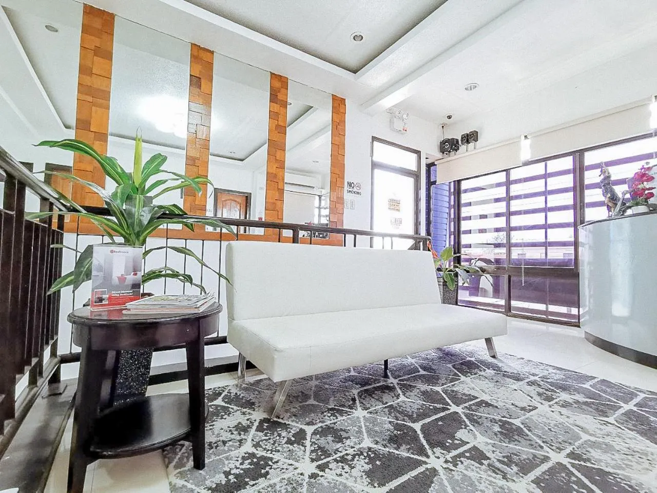 Seating area in RedDoorz Plus near Dadiangas Heights