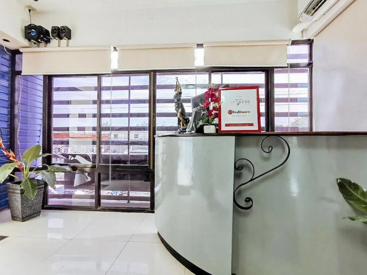 Lobby or reception in RedDoorz Plus near Dadiangas Heights Lobby or reception in RedDoorz Plus near Dadiangas Heights