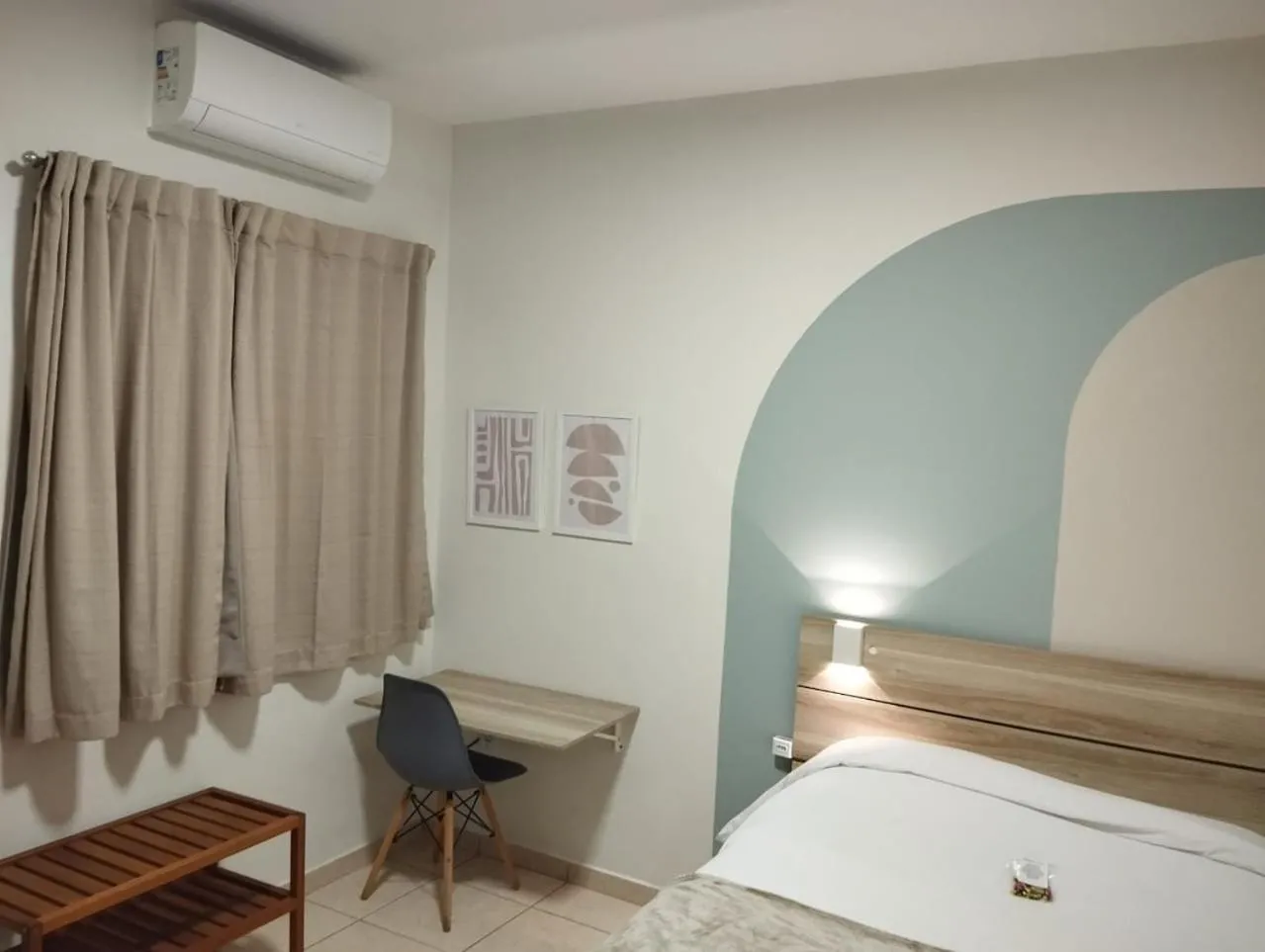 air conditioner, Bed in Pousada Tokyo Plaza