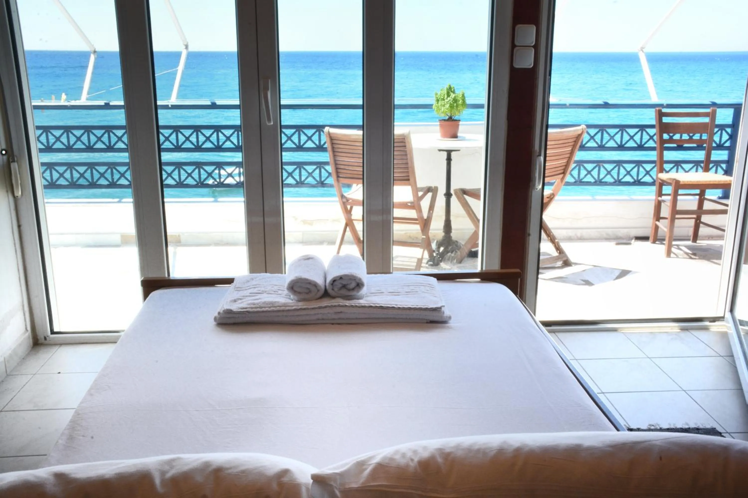 View (from property/room), Bed in Paradise Studios