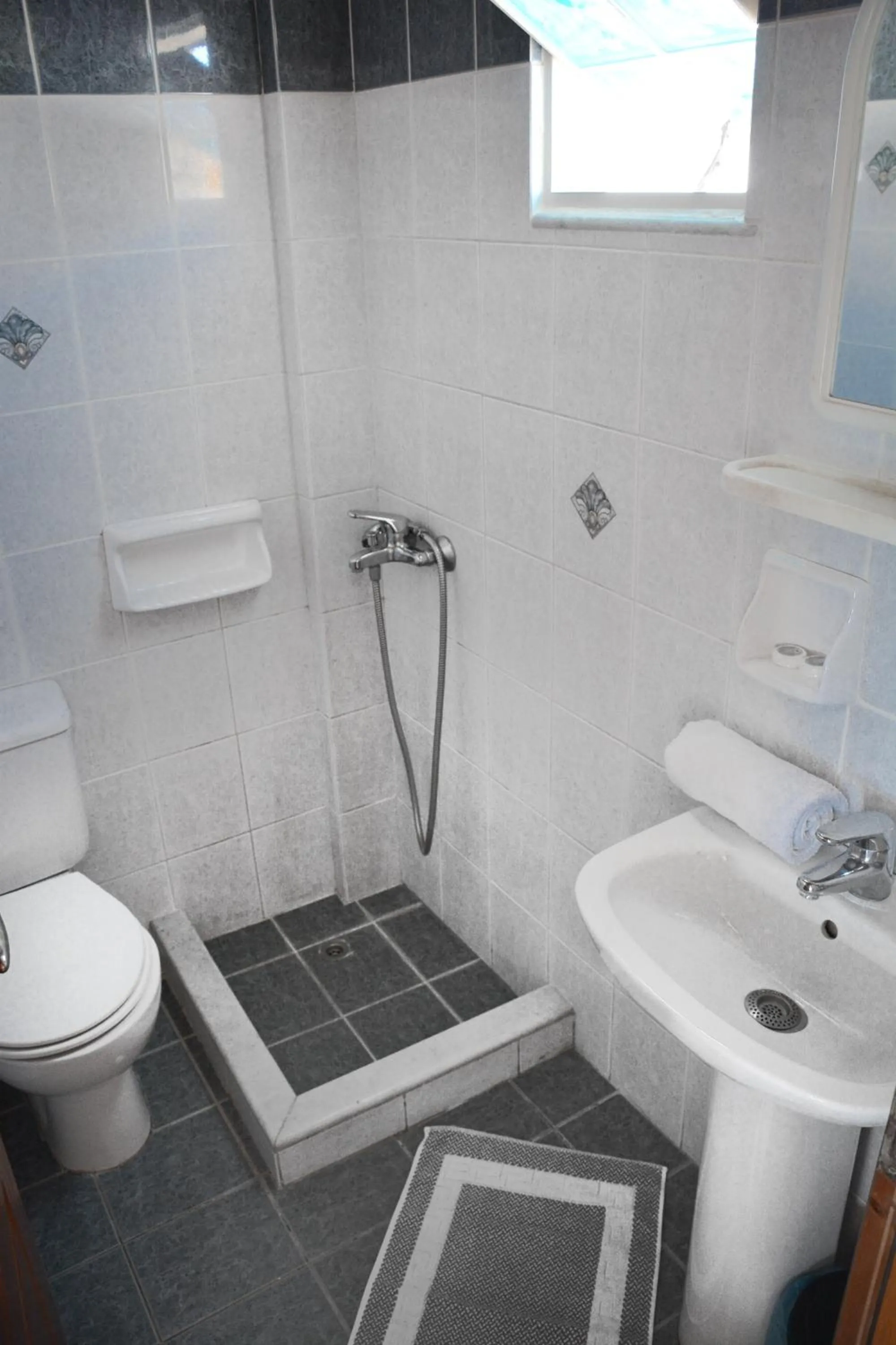Bathroom in Paradise Studios
