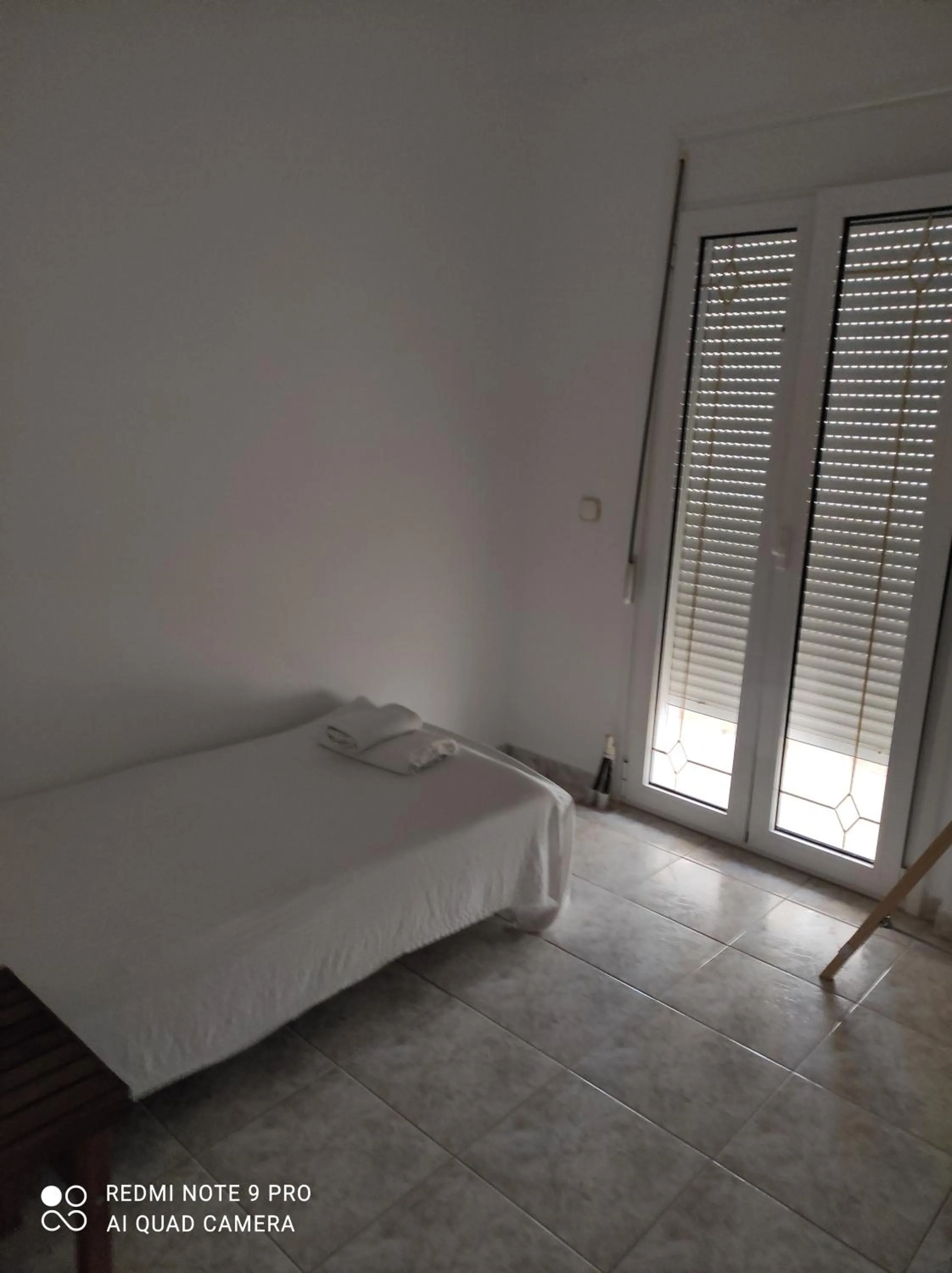 Bed in Paradise Studios