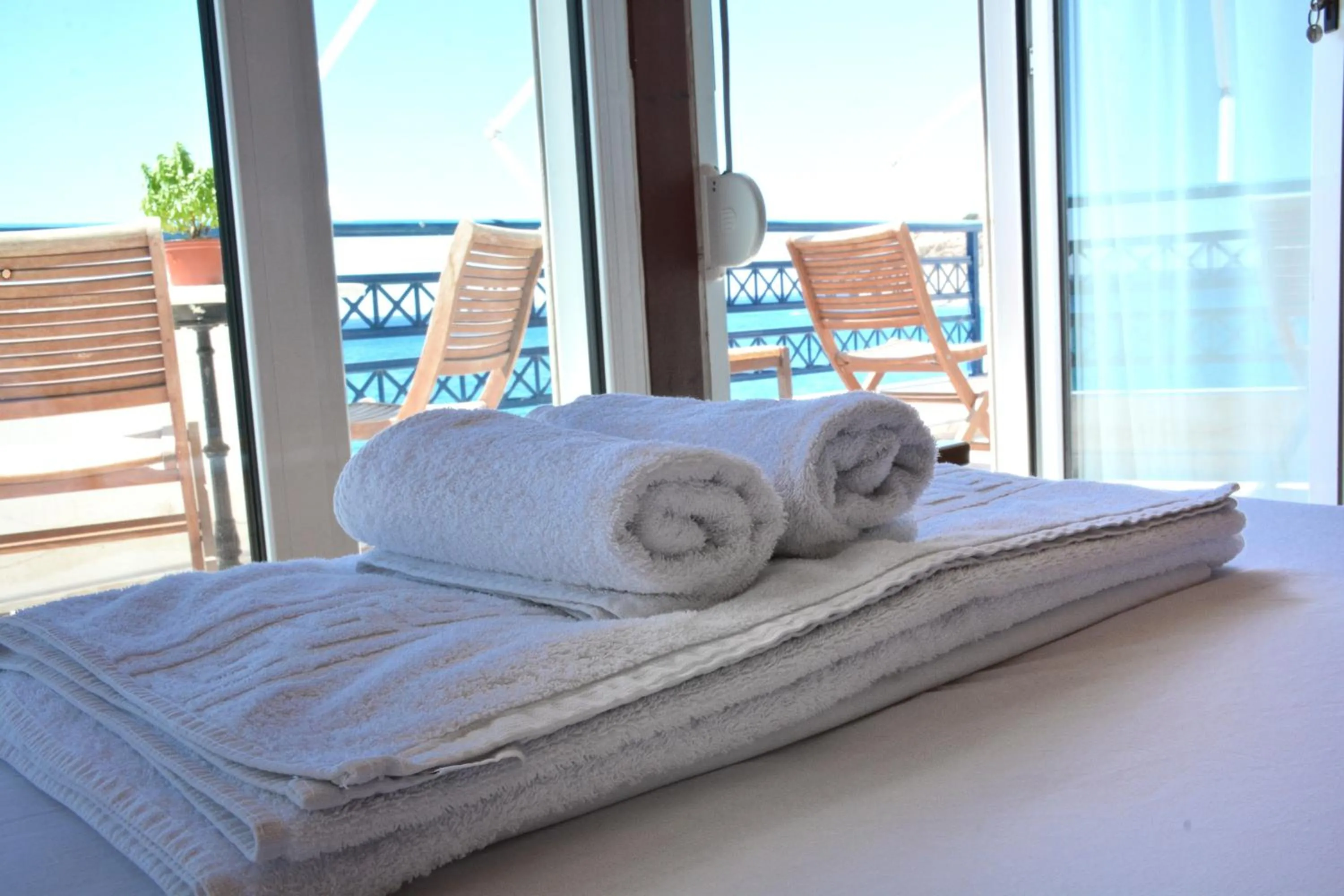 Sea view, Bed in Paradise Studios