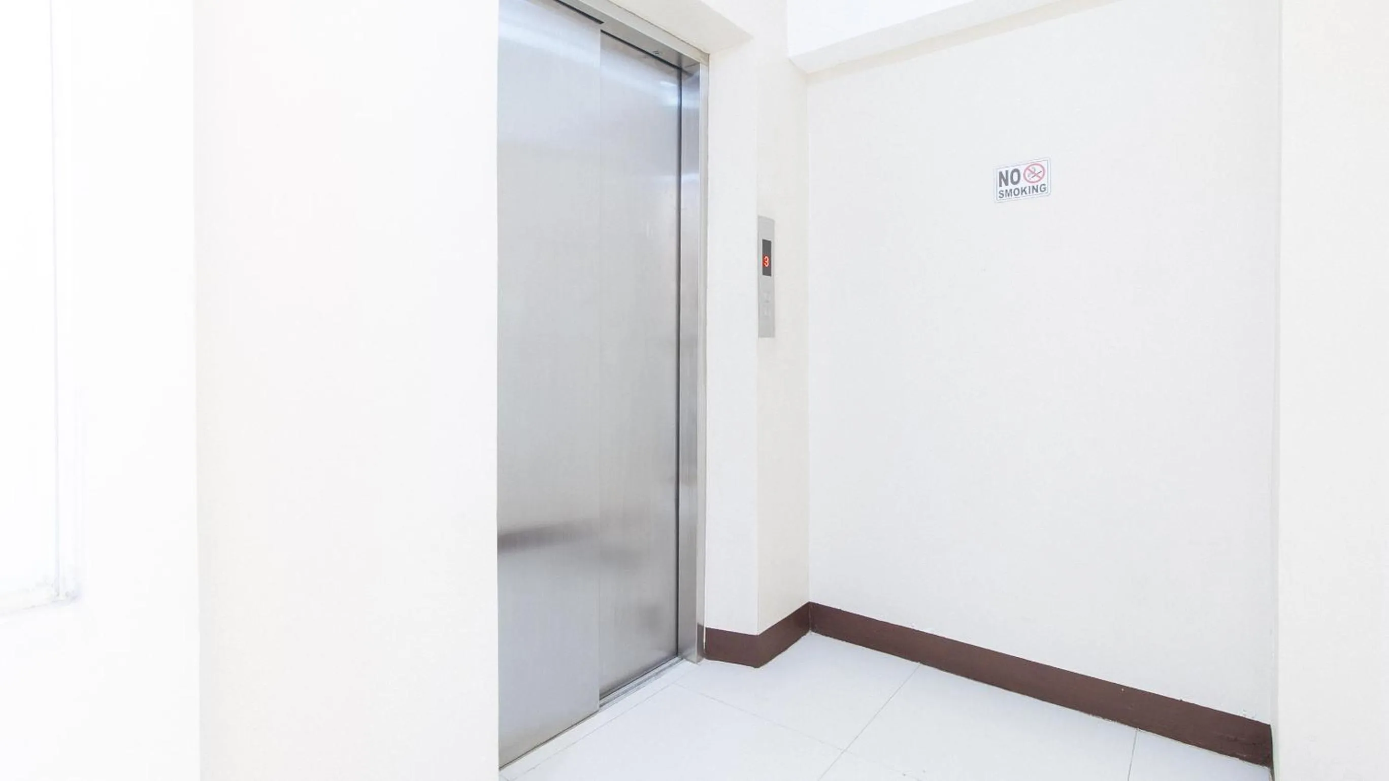 Lobby or reception in RedDoorz near C5 Kalayaan Avenue Makati