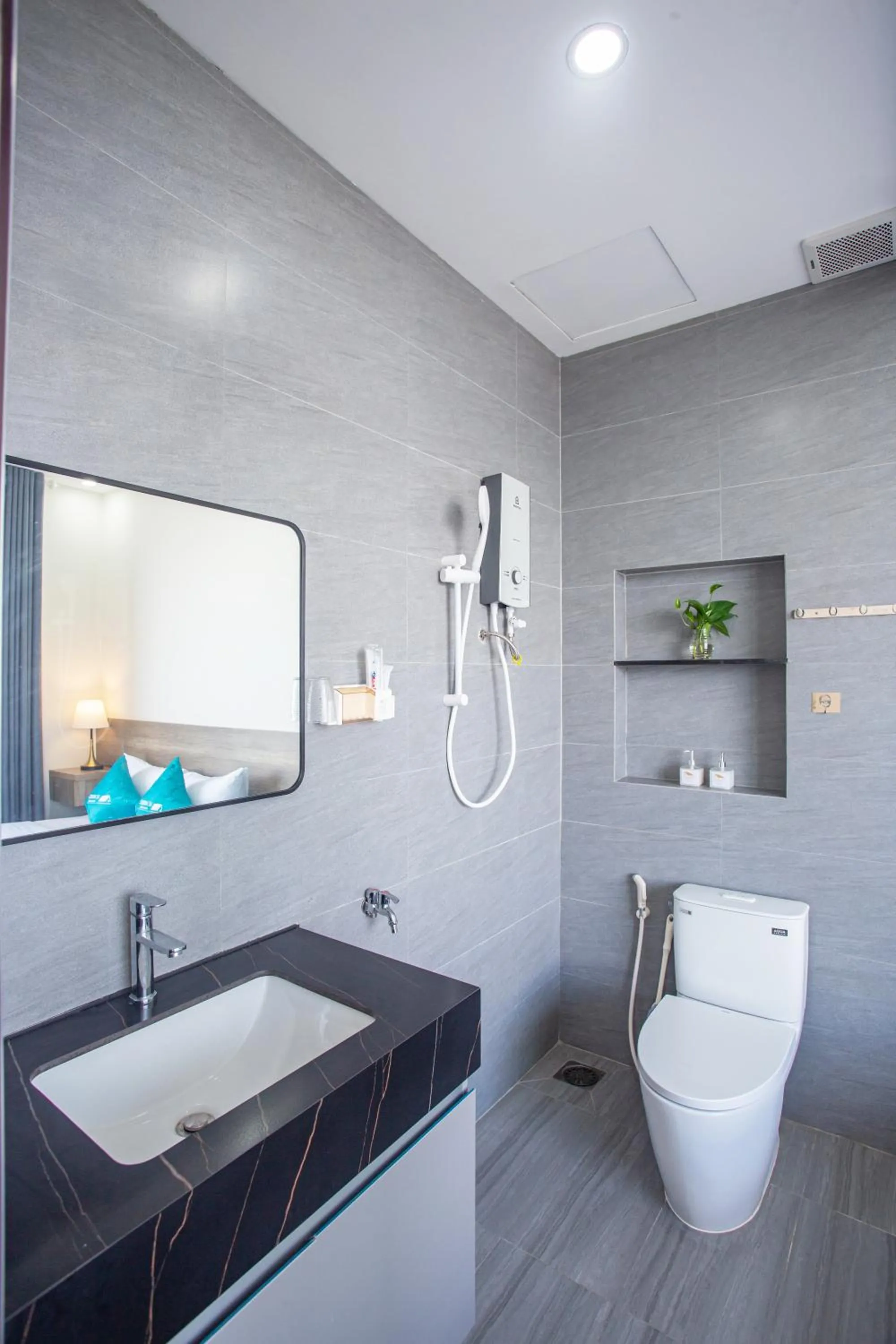 Bathroom in Le House Hotel and Studio