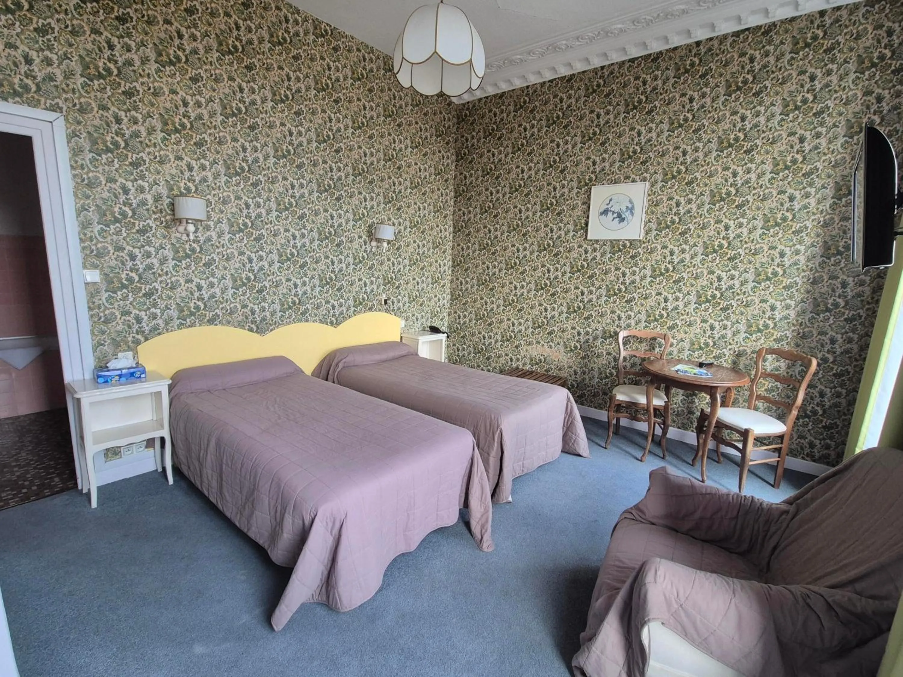 Bed in Hotel Saint Jean