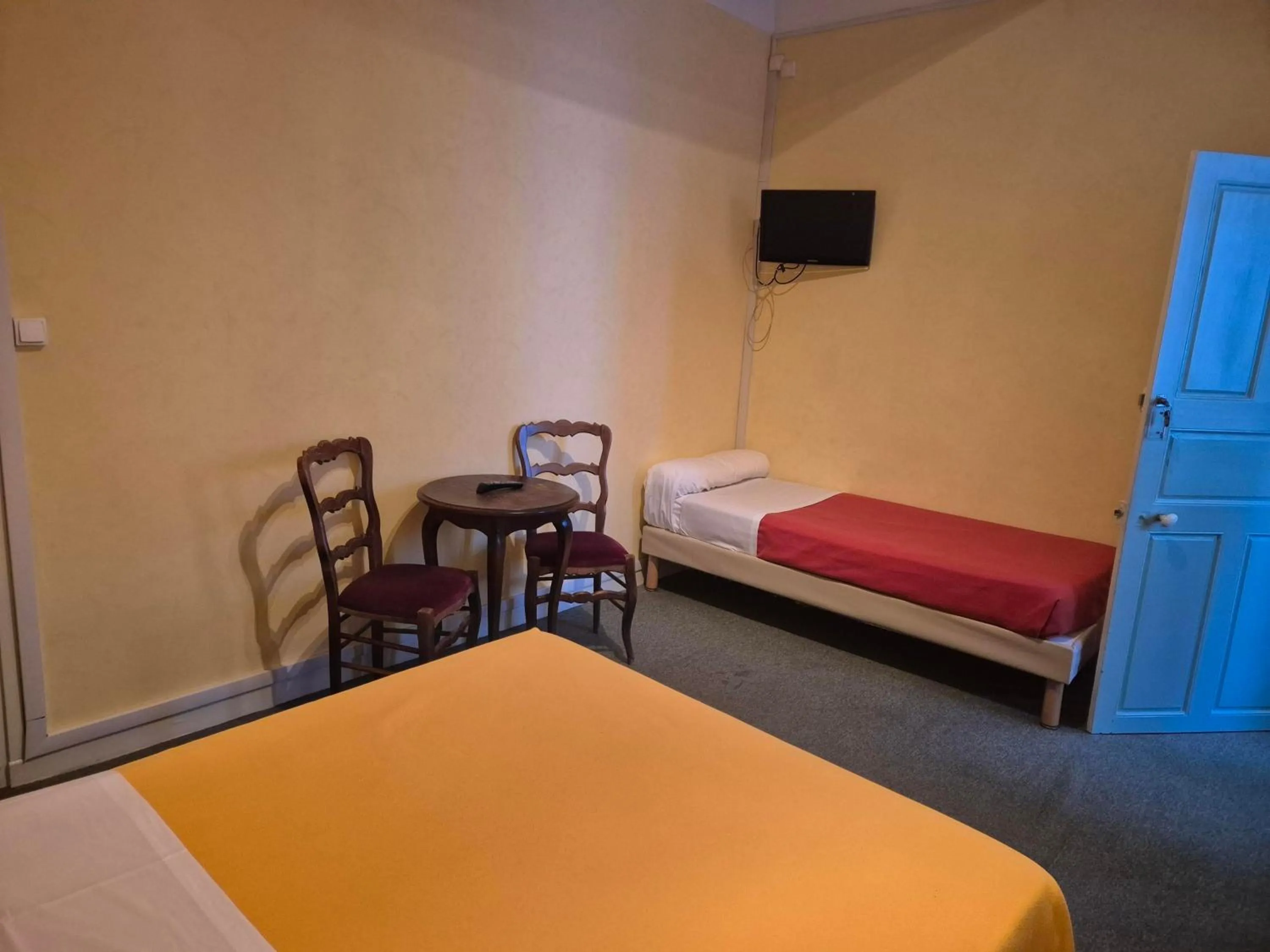 Bed in Hotel Saint Jean