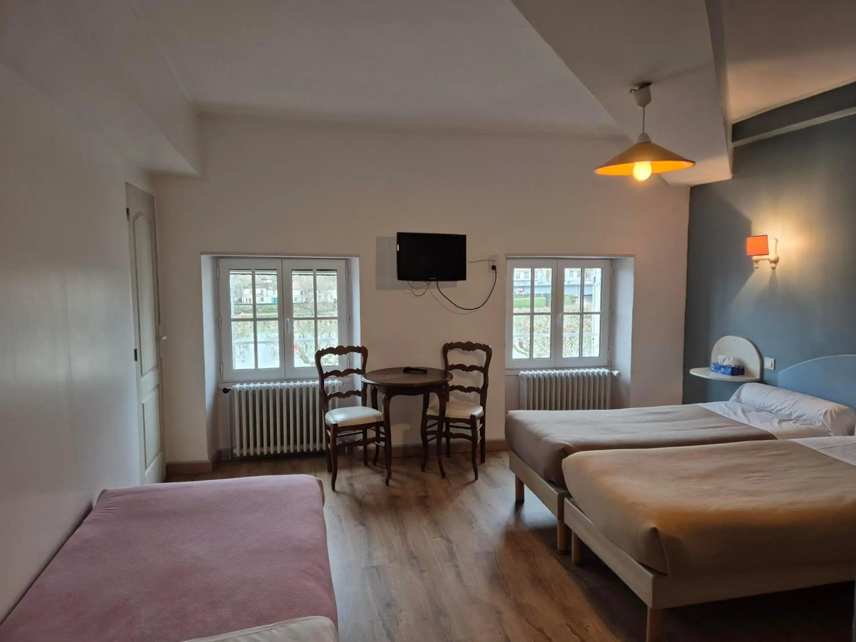 Quintuple Room in Hotel Saint Jean Quintuple Room in Hotel Saint Jean