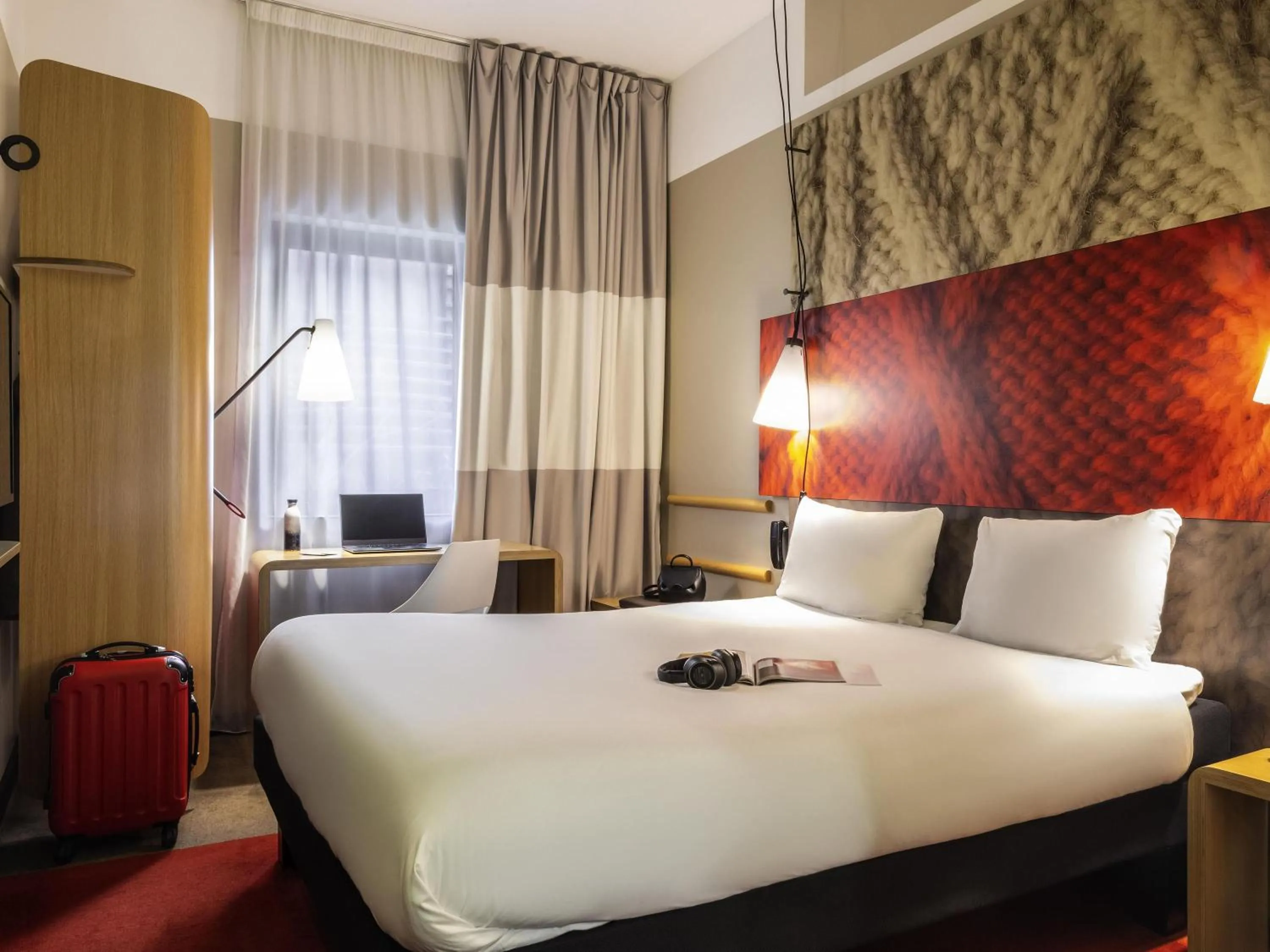 Bedroom, Bed in ibis Paris Place d’Italie 13ème