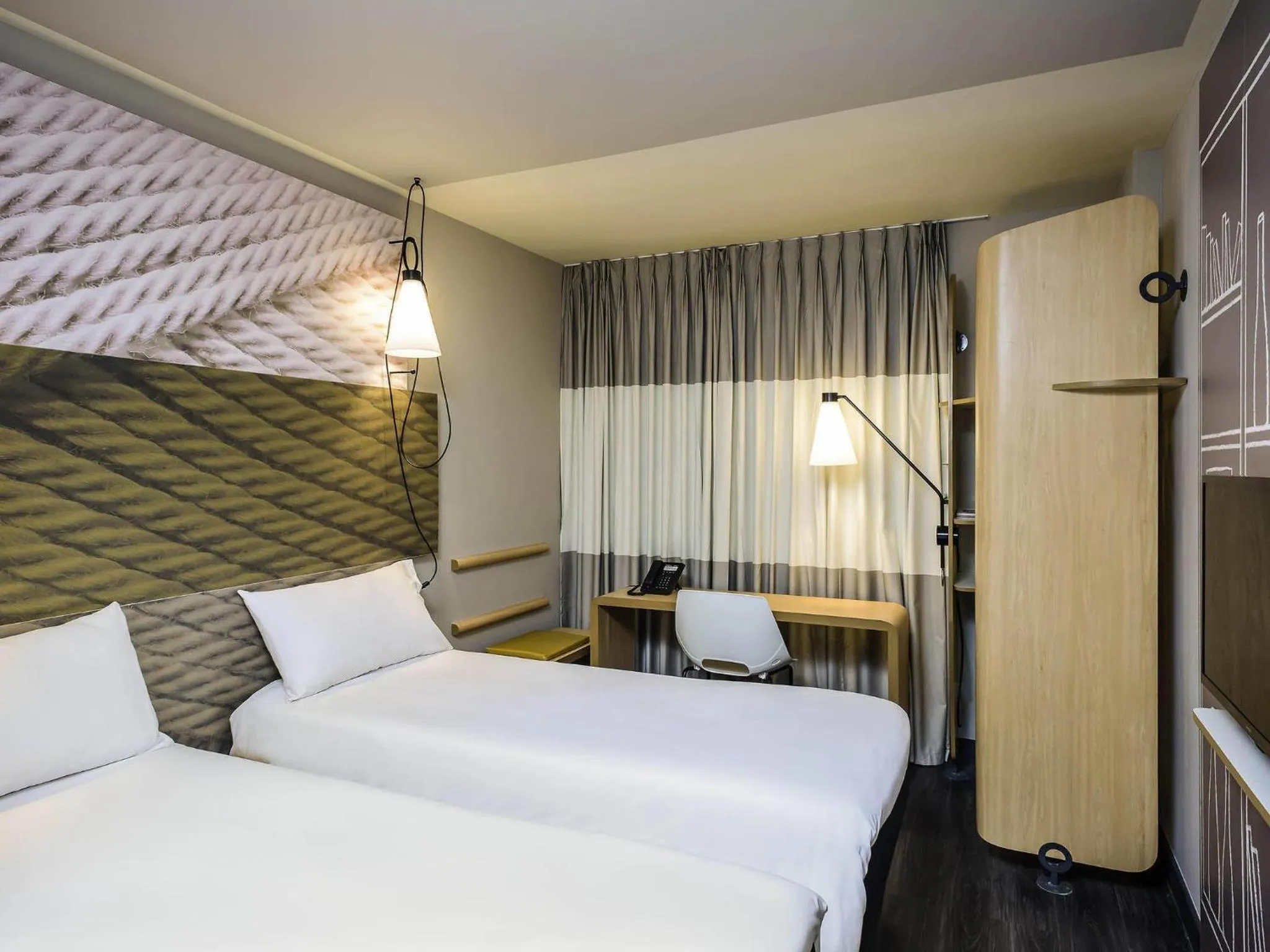 Bedroom, Bed in ibis Paris Place d’Italie 13ème