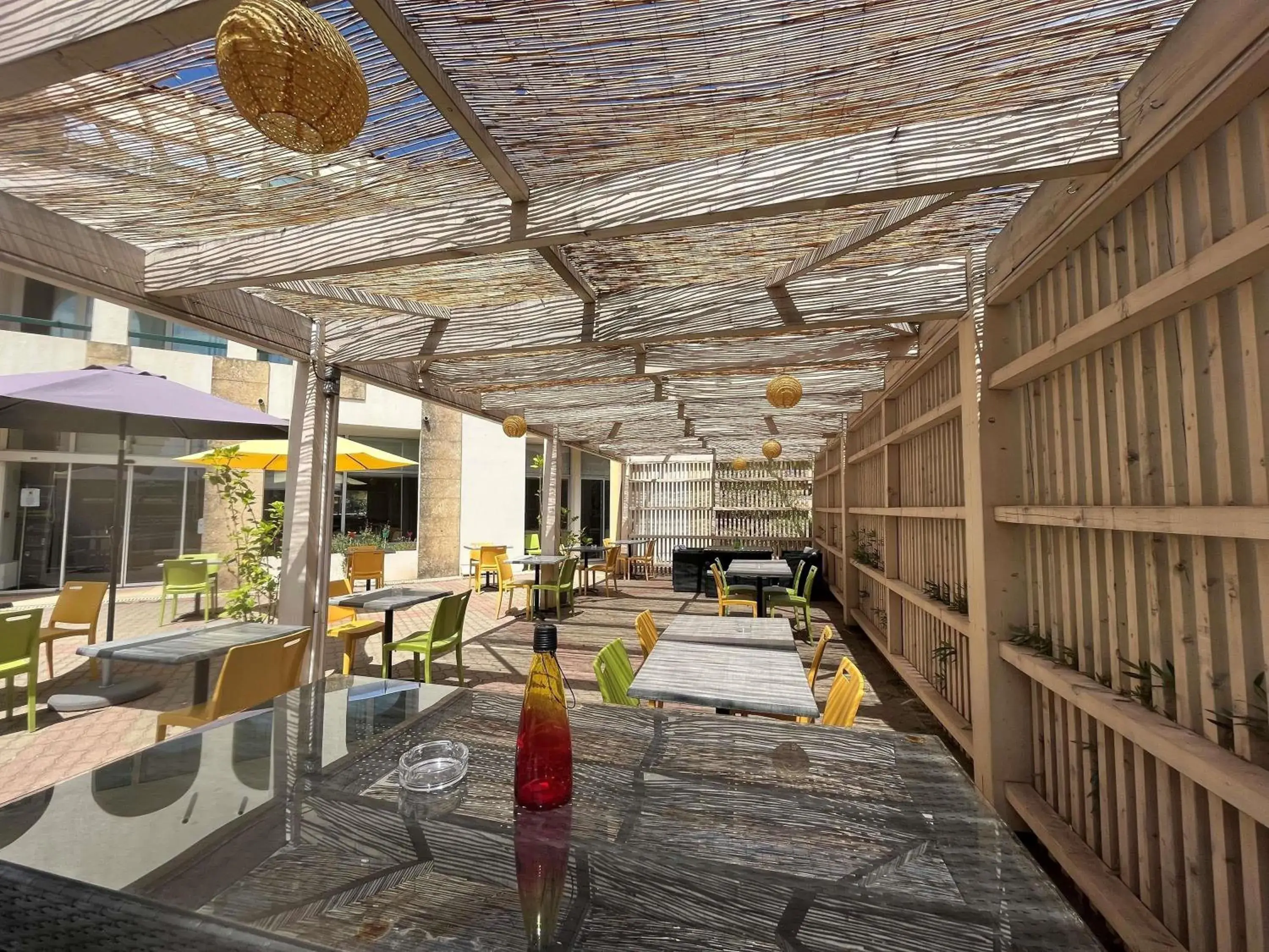 Property building in ibis Sète Balaruc les Bains Bien-être et Spa Property building in ibis Sète Balaruc les Bains Bien-être et Spa