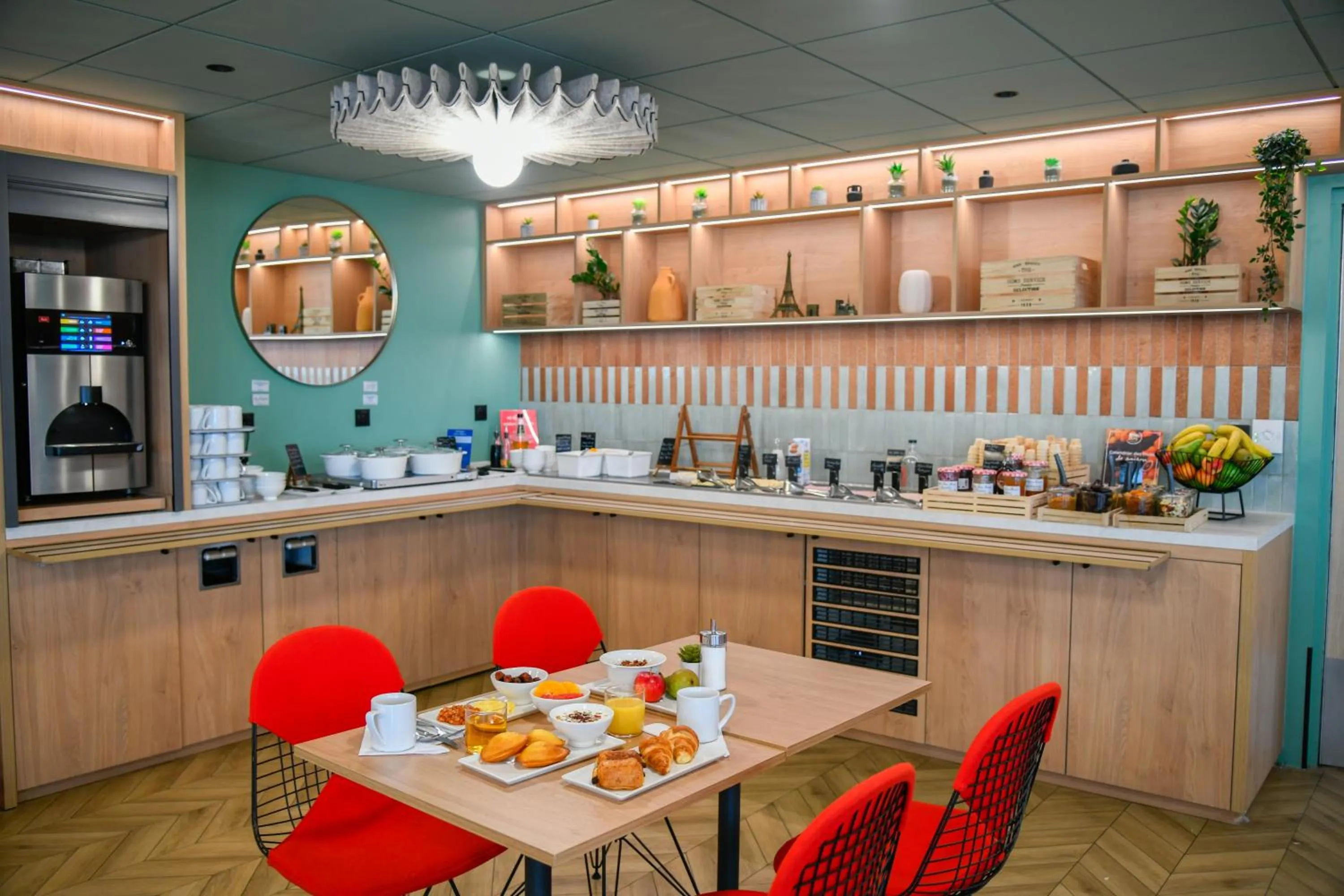 Breakfast in ibis Paris Gare du Nord Château Landon 10ème