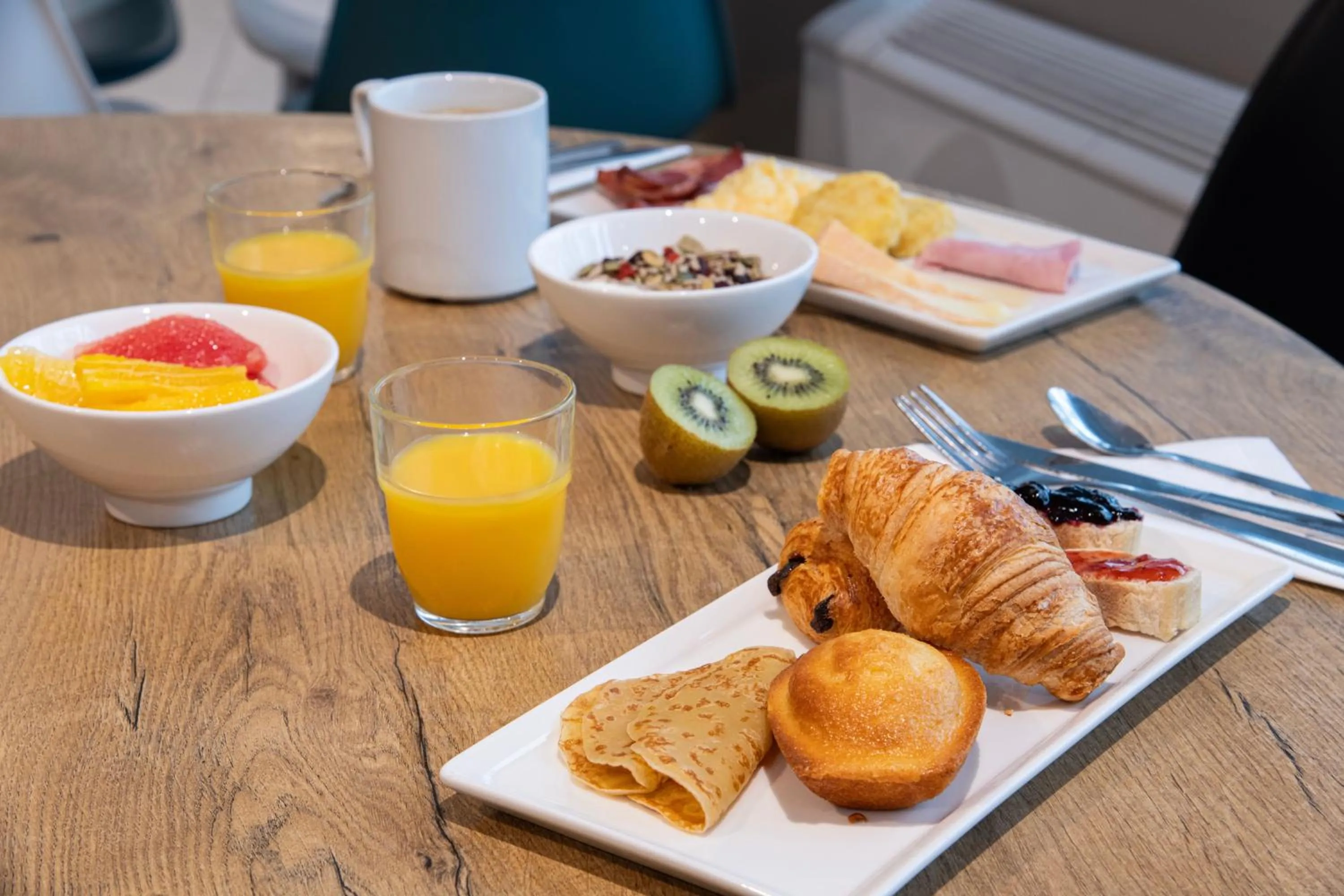 Buffet breakfast in ibis Paris Gare du Nord Château Landon 10ème