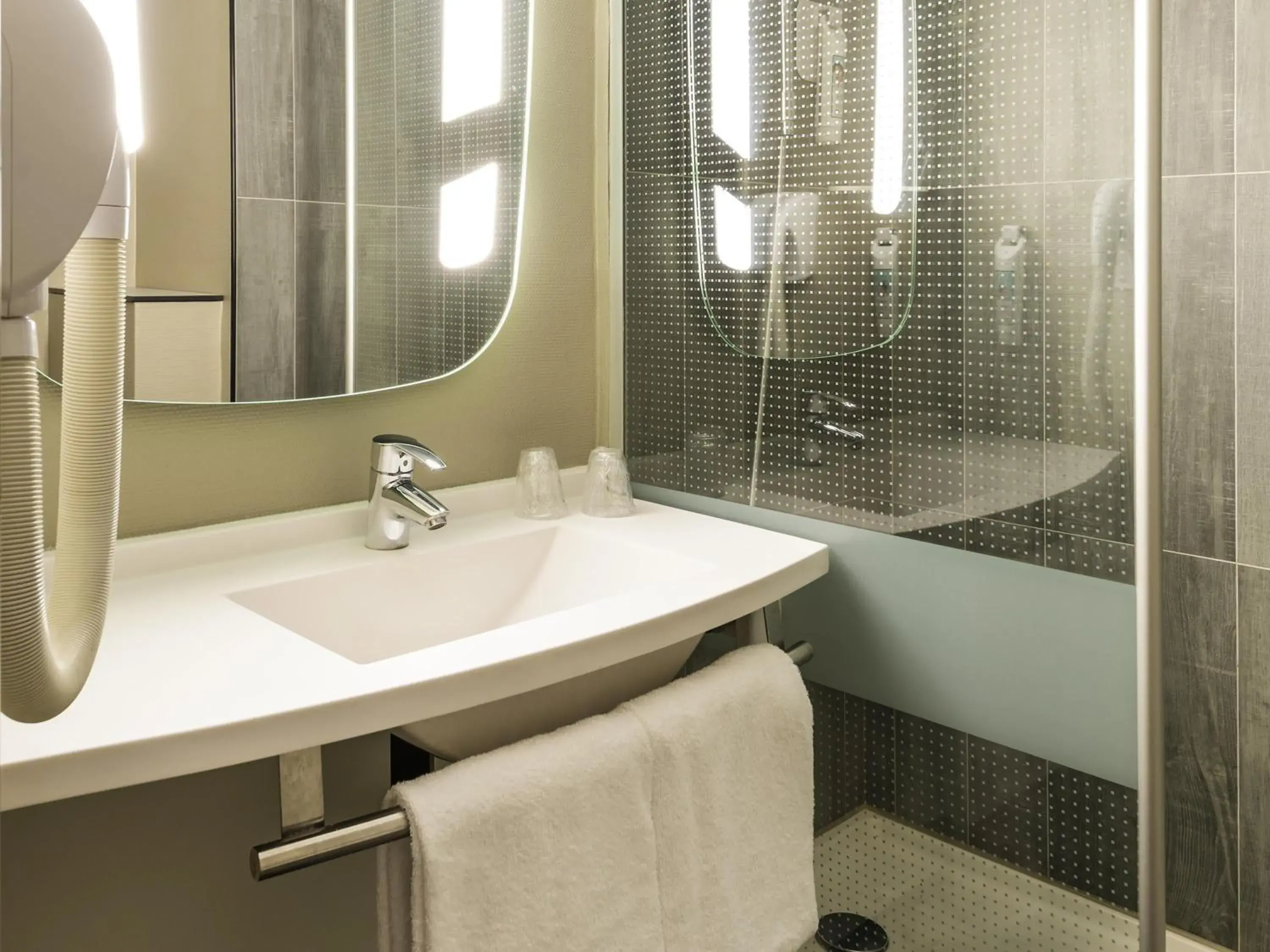 Bedroom in ibis Paris Gare du Nord Château Landon 10ème Bedroom in ibis Paris Gare du Nord Château Landon 10ème