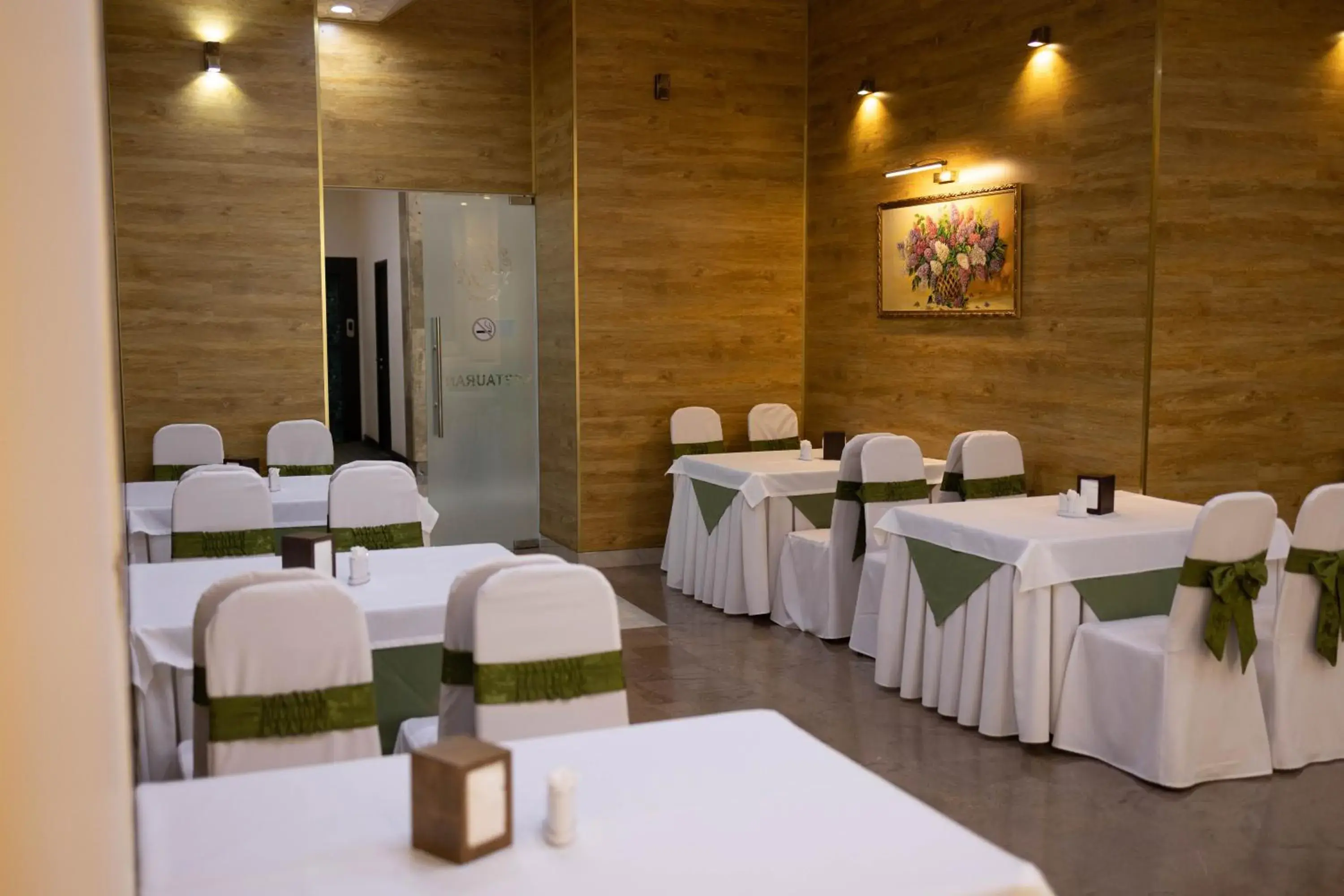 Restaurant/places to eat in Richmind Hotel Restaurant/places to eat in Richmind Hotel